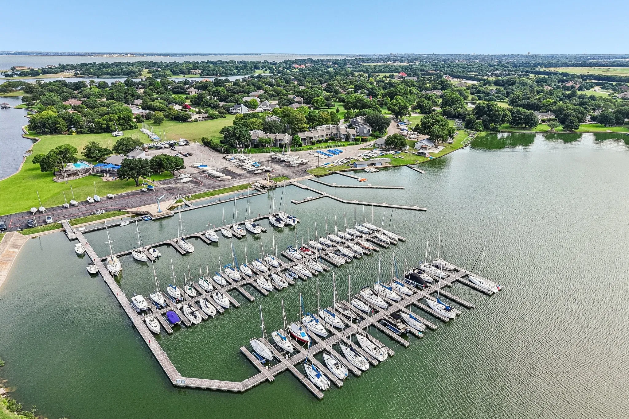 Condominium For Sale in Rockwall County , 300 Rush Creek Drive 5, Heath, Texas 75032, 3 Bedroom, 3 Bathroom, Garage spaces, 1,452 Sqft, built in 1972, mls#21303863, Real Estate Agent in Heath, Homes For Sale in Rockwall county, Homes For Sale in Heath, Realtor in Heath Texas, Real Estate Brokerage Independent Realty Texas, Luminita Cordes Realtor
