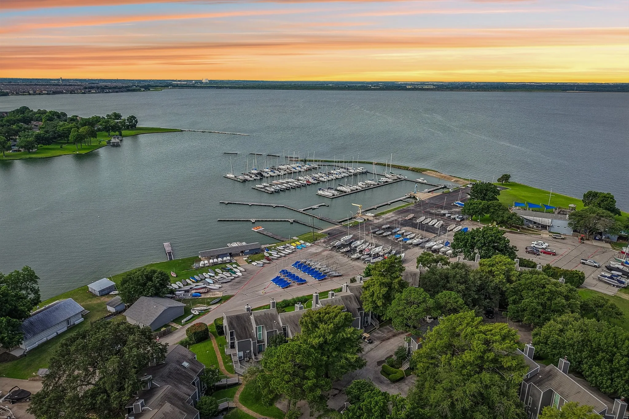 Condominium For Sale in Rockwall County , 300 Rush Creek Drive 5, Heath, Texas 75032, 3 Bedroom, 3 Bathroom, Garage spaces, 1,452 Sqft, built in 1972, mls#21303863, Real Estate Agent in Heath, Homes For Sale in Rockwall county, Homes For Sale in Heath, Realtor in Heath Texas, Real Estate Brokerage Independent Realty Texas, Luminita Cordes Realtor