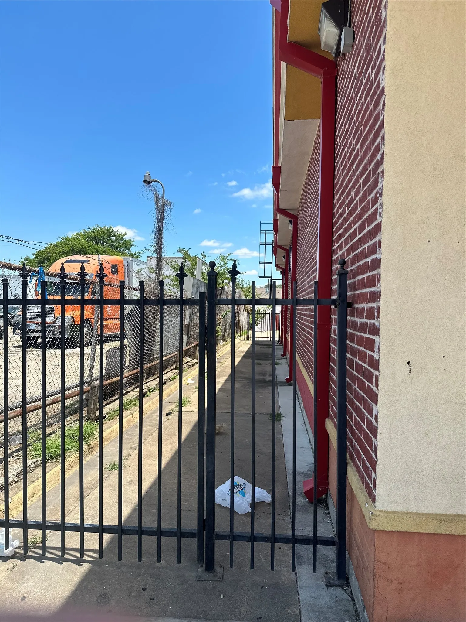 Retail For Rent in Tarrant County , 5537 E Lancaster Avenue, Fort Worth, Texas 76112, 0, 0, Garage spaces, 0 Sqft, built in 2017, mls#21304864, Real Estate Agent in Fort Worth, Homes For Rent in Tarrant county, Homes For Rent in Fort Worth, Realtor in Fort Worth Texas, Real Estate Brokerage Independent Realty Texas, Luminita Cordes Realtor