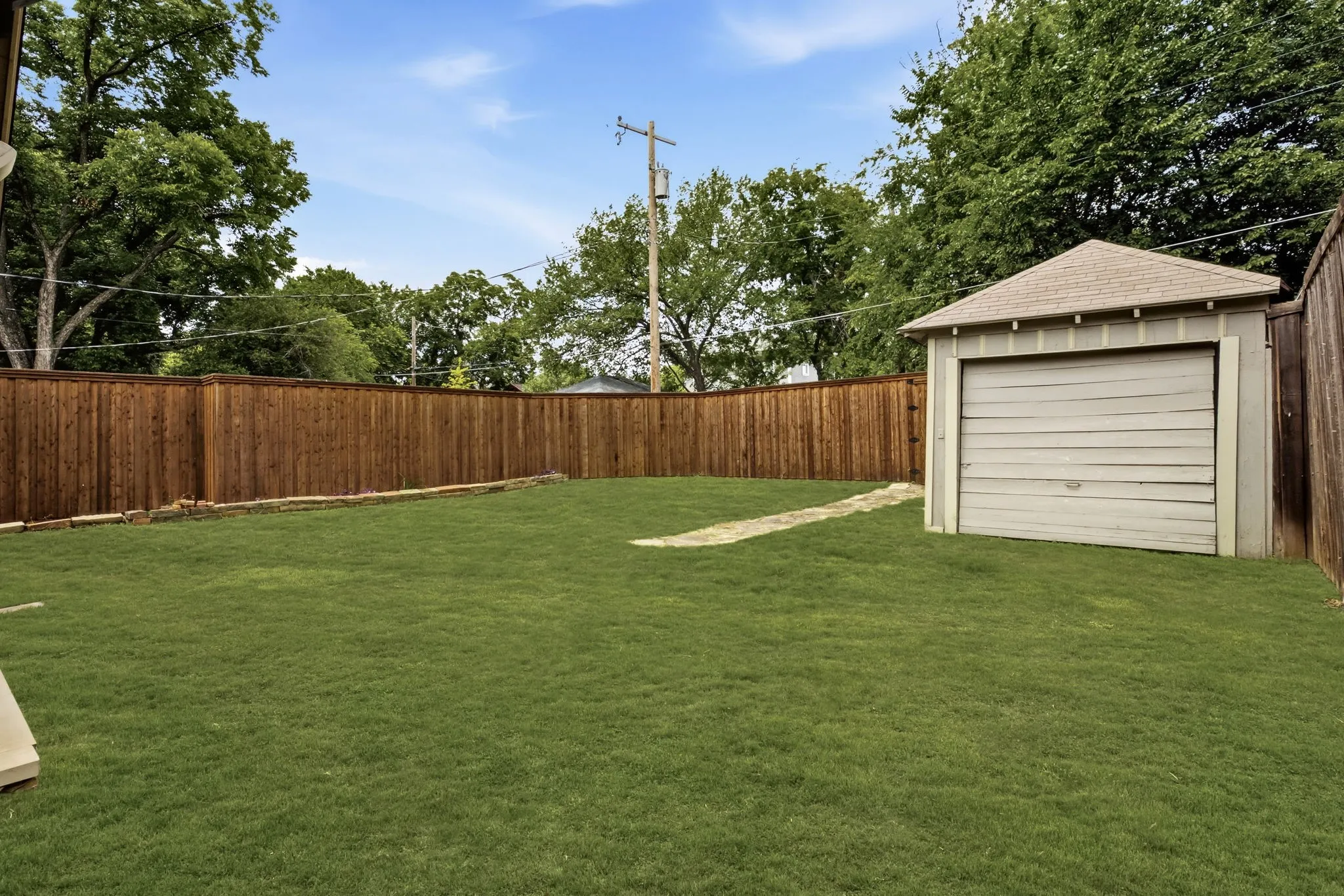 Single Family Residence For Sale in Dallas County , 209 S Windomere Avenue, Dallas, Texas 75208, 4 Bedroom, 3 Bathroom, Garage spaces, 2,821 Sqft, built in 1920, mls#21304680, Real Estate Agent in Dallas, Homes For Sale in Dallas county, Homes For Sale in Dallas, Realtor in Dallas Texas, Real Estate Brokerage Independent Realty Texas, Luminita Cordes Realtor