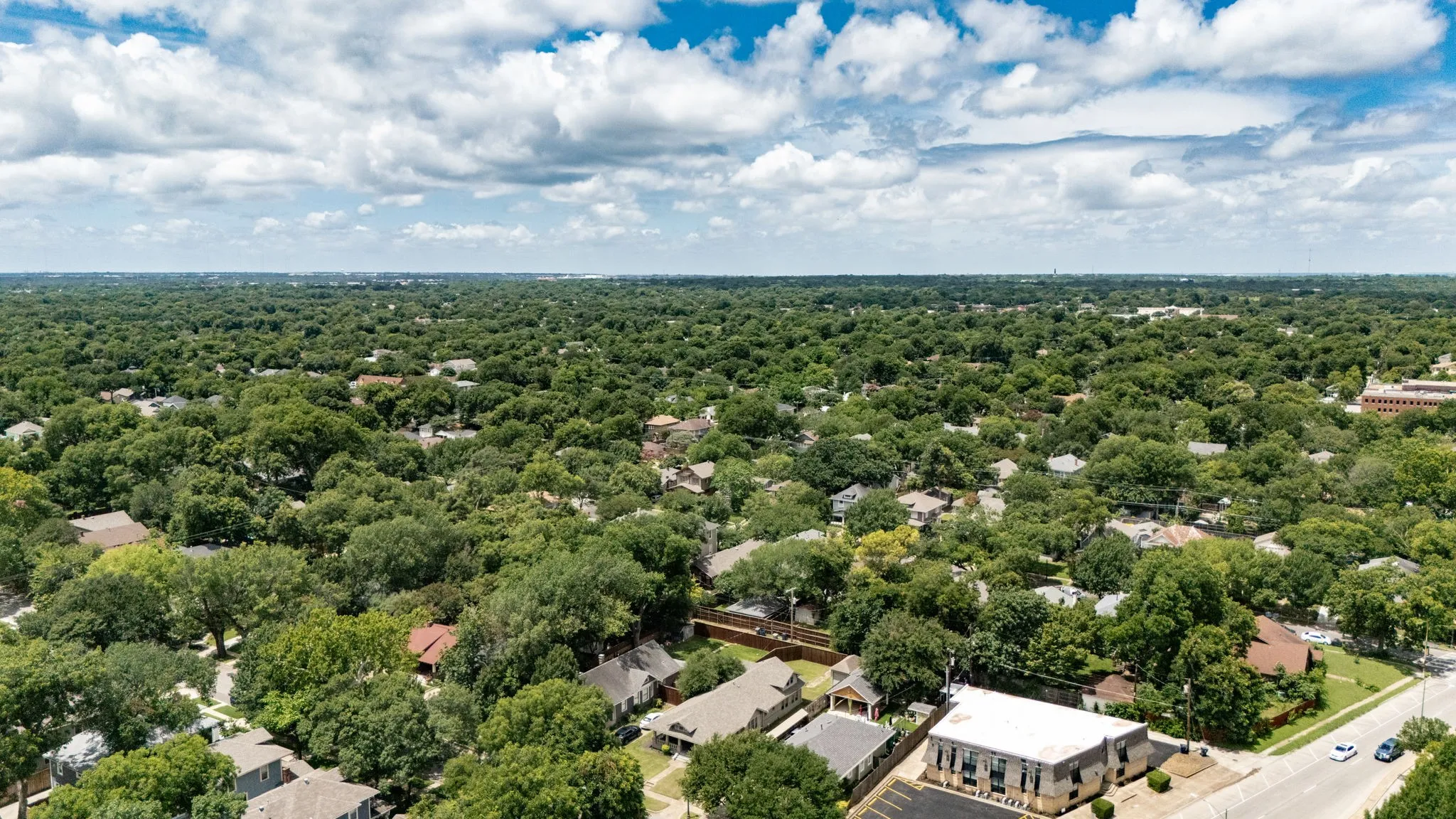 Single Family Residence For Sale in Dallas County , 209 S Windomere Avenue, Dallas, Texas 75208, 4 Bedroom, 3 Bathroom, Garage spaces, 2,821 Sqft, built in 1920, mls#21304680, Real Estate Agent in Dallas, Homes For Sale in Dallas county, Homes For Sale in Dallas, Realtor in Dallas Texas, Real Estate Brokerage Independent Realty Texas, Luminita Cordes Realtor