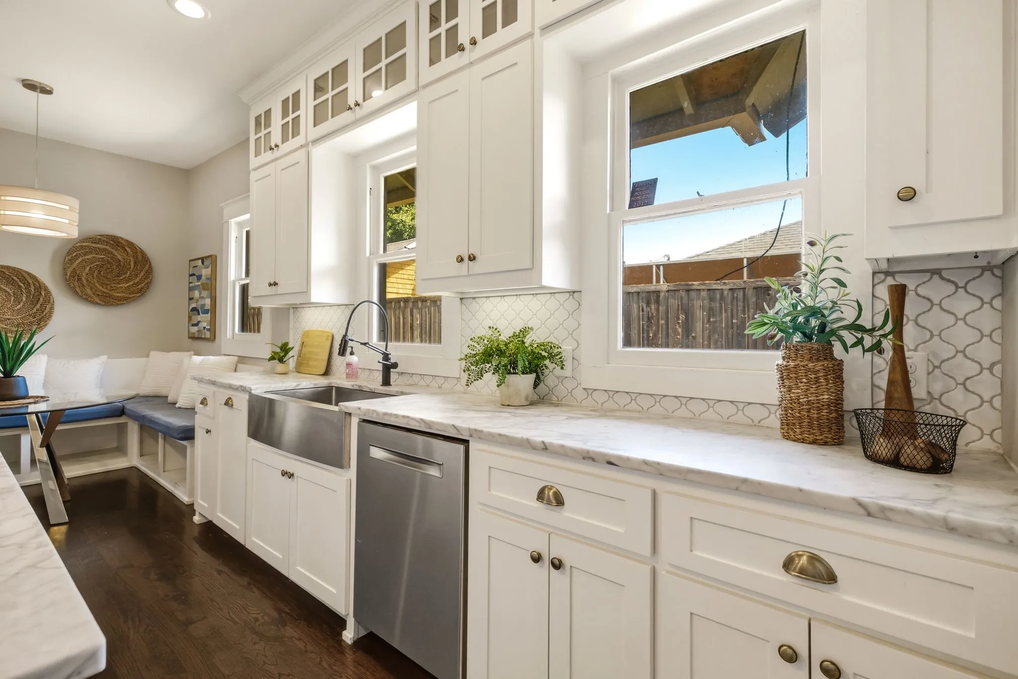 Single Family Residence For Sale in Dallas County , 209 S Windomere Avenue, Dallas, Texas 75208, 4 Bedroom, 3 Bathroom, Garage spaces, 2,821 Sqft, built in 1920, mls#21304680, Real Estate Agent in Dallas, Homes For Sale in Dallas county, Homes For Sale in Dallas, Realtor in Dallas Texas, Real Estate Brokerage Independent Realty Texas, Luminita Cordes Realtor