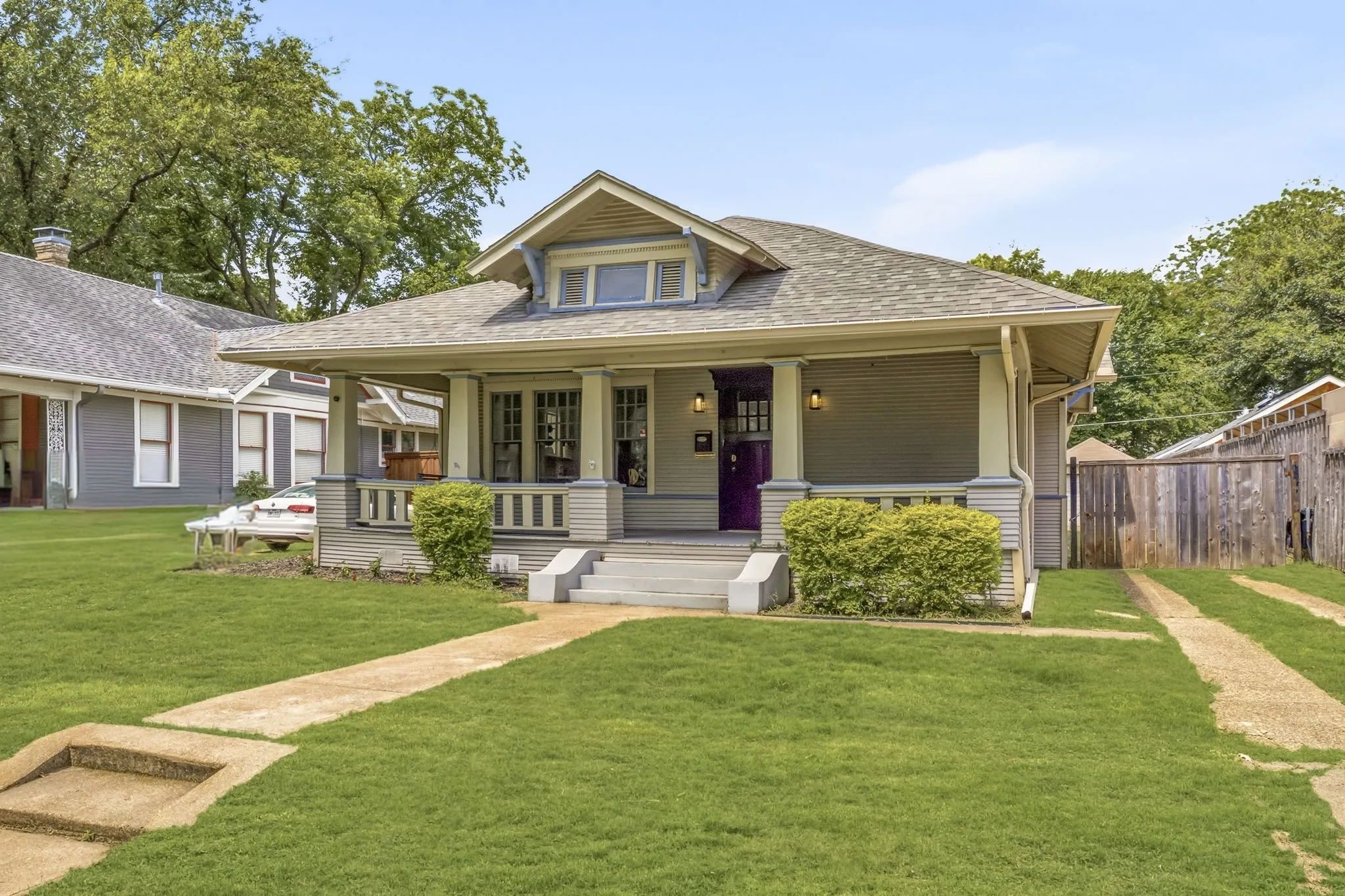 Single Family Residence For Sale in Dallas County , 209 S Windomere Avenue, Dallas, Texas 75208, 4 Bedroom, 3 Bathroom, Garage spaces, 2,821 Sqft, built in 1920, mls#21304680, Real Estate Agent in Dallas, Homes For Sale in Dallas county, Homes For Sale in Dallas, Realtor in Dallas Texas, Real Estate Brokerage Independent Realty Texas, Luminita Cordes Realtor