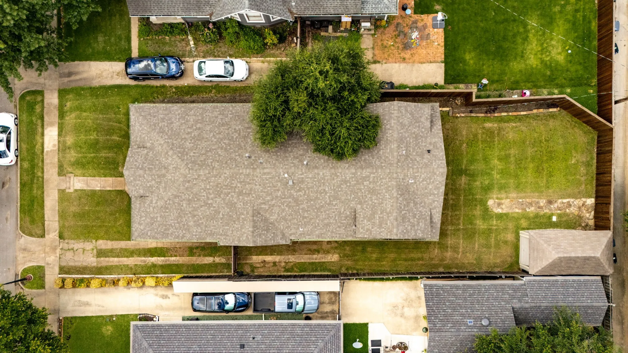 Single Family Residence For Sale in Dallas County , 209 S Windomere Avenue, Dallas, Texas 75208, 4 Bedroom, 3 Bathroom, Garage spaces, 2,821 Sqft, built in 1920, mls#21304680, Real Estate Agent in Dallas, Homes For Sale in Dallas county, Homes For Sale in Dallas, Realtor in Dallas Texas, Real Estate Brokerage Independent Realty Texas, Luminita Cordes Realtor