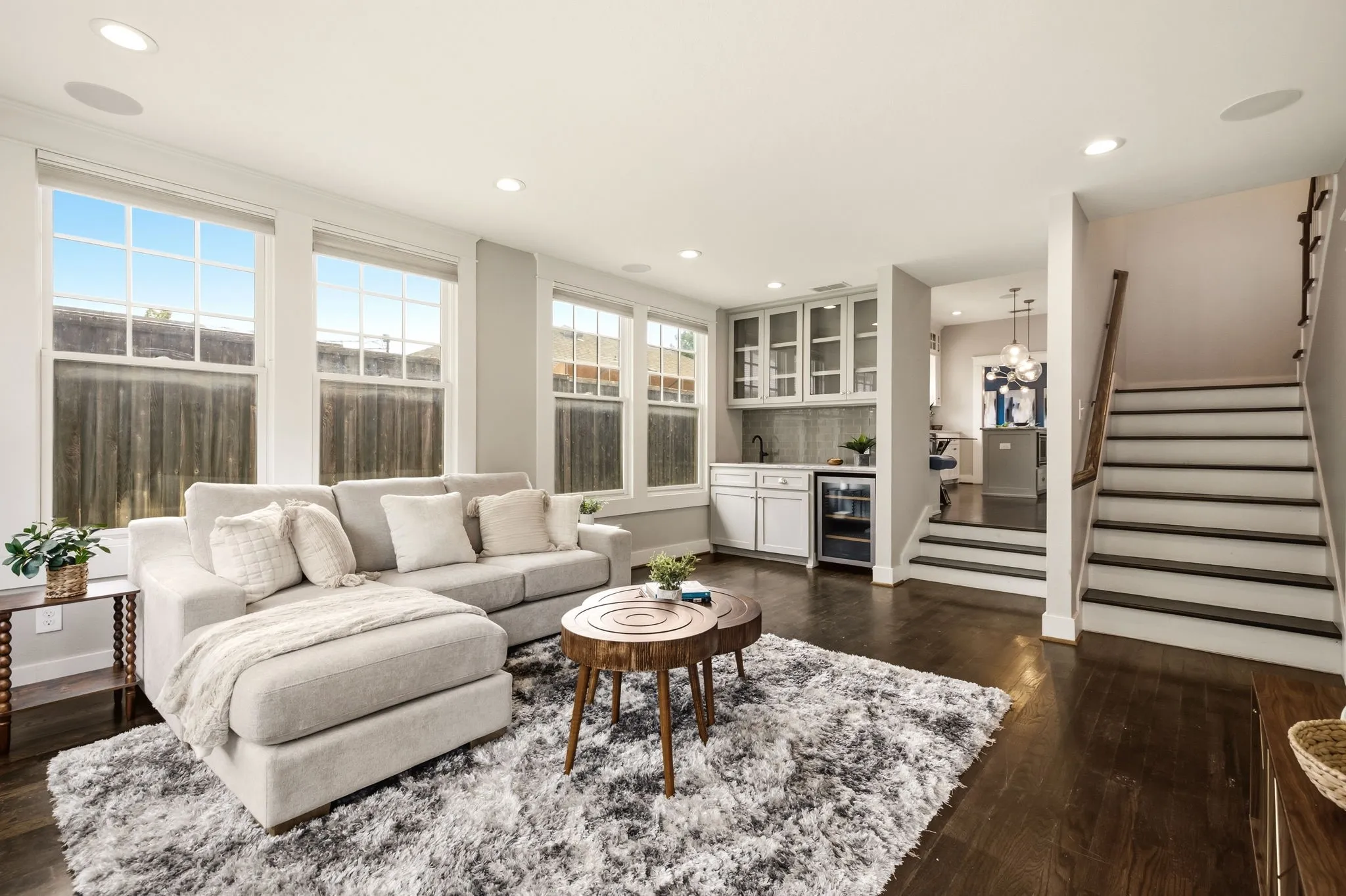 Single Family Residence For Sale in Dallas County , 209 S Windomere Avenue, Dallas, Texas 75208, 4 Bedroom, 3 Bathroom, Garage spaces, 2,821 Sqft, built in 1920, mls#21304680, Real Estate Agent in Dallas, Homes For Sale in Dallas county, Homes For Sale in Dallas, Realtor in Dallas Texas, Real Estate Brokerage Independent Realty Texas, Luminita Cordes Realtor