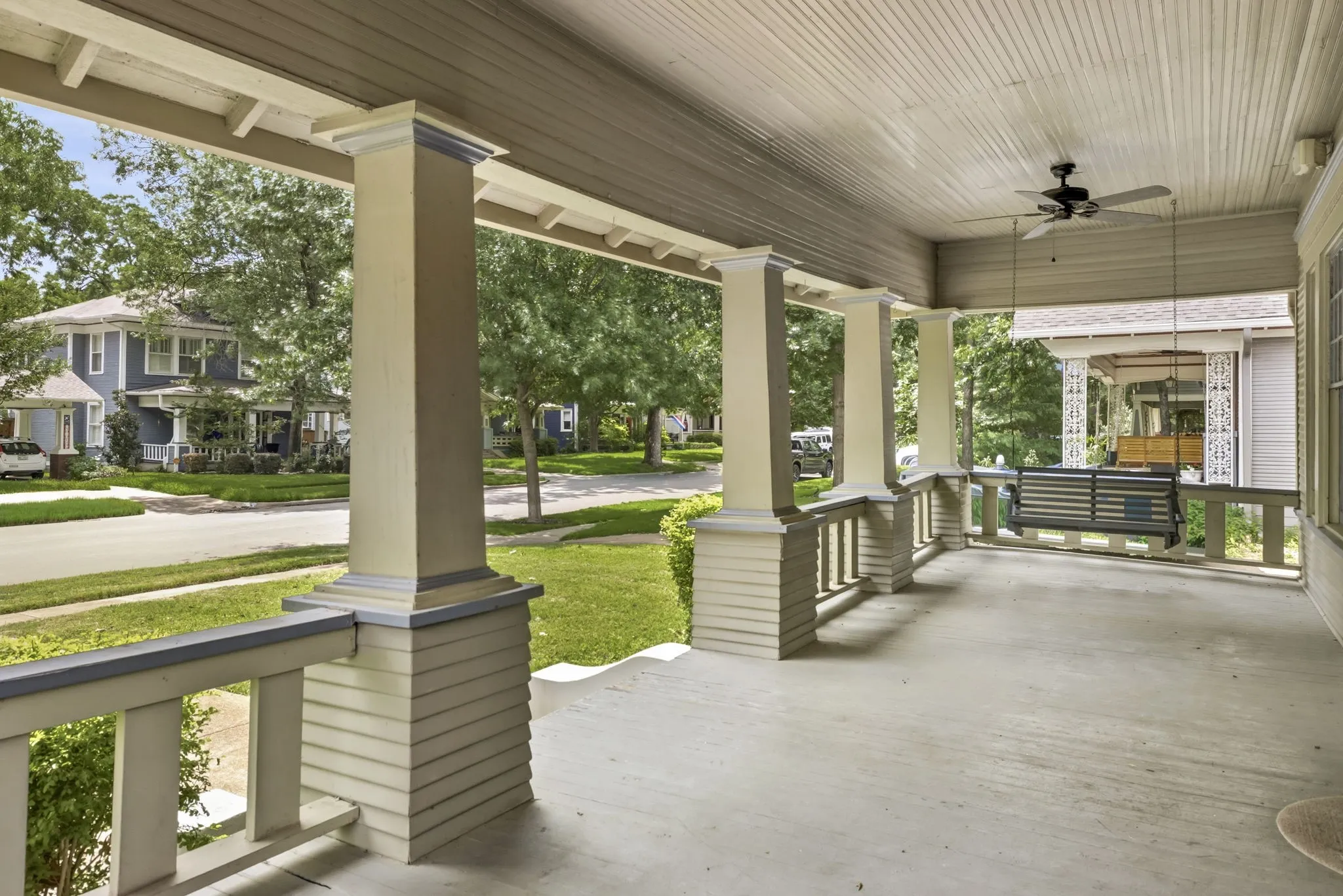 Single Family Residence For Sale in Dallas County , 209 S Windomere Avenue, Dallas, Texas 75208, 4 Bedroom, 3 Bathroom, Garage spaces, 2,821 Sqft, built in 1920, mls#21304680, Real Estate Agent in Dallas, Homes For Sale in Dallas county, Homes For Sale in Dallas, Realtor in Dallas Texas, Real Estate Brokerage Independent Realty Texas, Luminita Cordes Realtor
