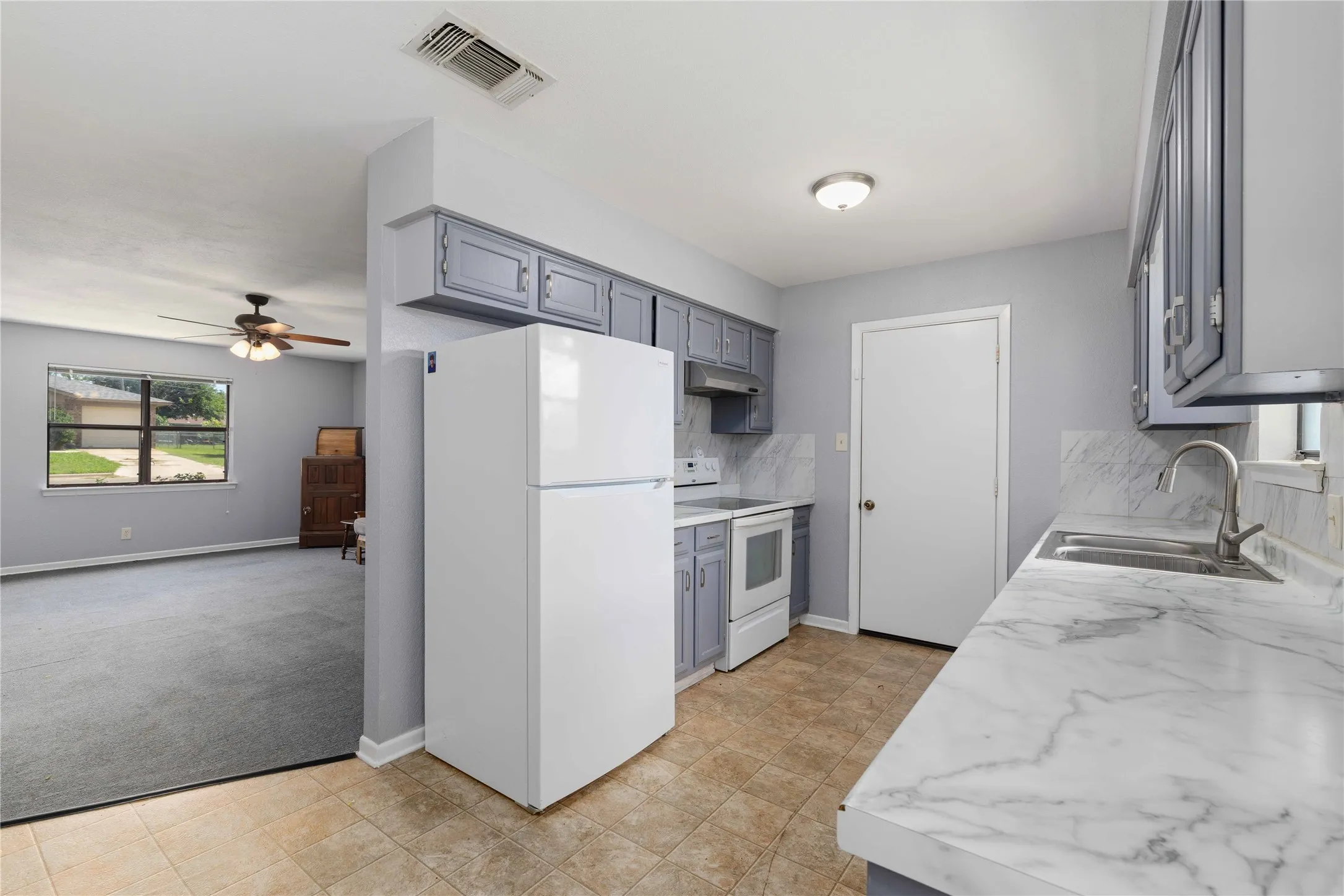 Single Family Residence For Sale in Brown County , 4405 Redbird Drive, Brownwood, Texas 76801, 2 Bedroom, 1 Bathroom, 1 Garage spaces, 1,059 Sqft, built in 1985, mls#21304274, Real Estate Agent in Brownwood, Homes For Sale in Brown county, Homes For Sale in Brownwood, Realtor in Brownwood Texas, Real Estate Brokerage Independent Realty Texas, Luminita Cordes Realtor