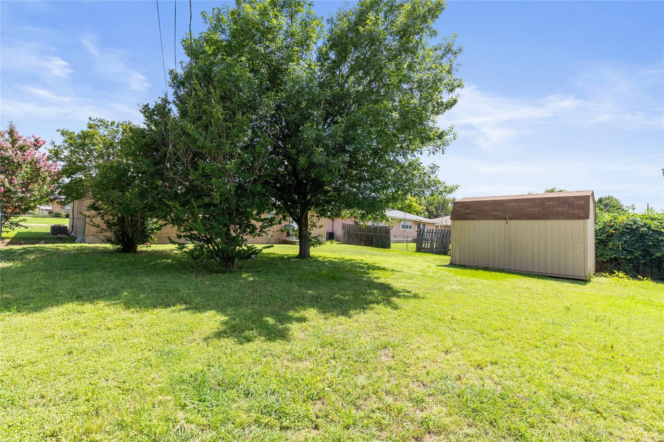 Single Family Residence For Sale in Brown County , 4405 Redbird Drive, Brownwood, Texas 76801, 2 Bedroom, 1 Bathroom, 1 Garage spaces, 1,059 Sqft, built in 1985, mls#21304274, Real Estate Agent in Brownwood, Homes For Sale in Brown county, Homes For Sale in Brownwood, Realtor in Brownwood Texas, Real Estate Brokerage Independent Realty Texas, Luminita Cordes Realtor