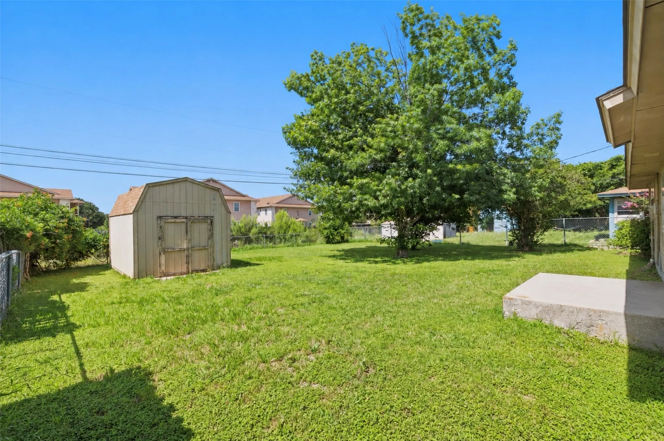 Single Family Residence For Sale in Brown County , 4405 Redbird Drive, Brownwood, Texas 76801, 2 Bedroom, 1 Bathroom, 1 Garage spaces, 1,059 Sqft, built in 1985, mls#21304274, Real Estate Agent in Brownwood, Homes For Sale in Brown county, Homes For Sale in Brownwood, Realtor in Brownwood Texas, Real Estate Brokerage Independent Realty Texas, Luminita Cordes Realtor
