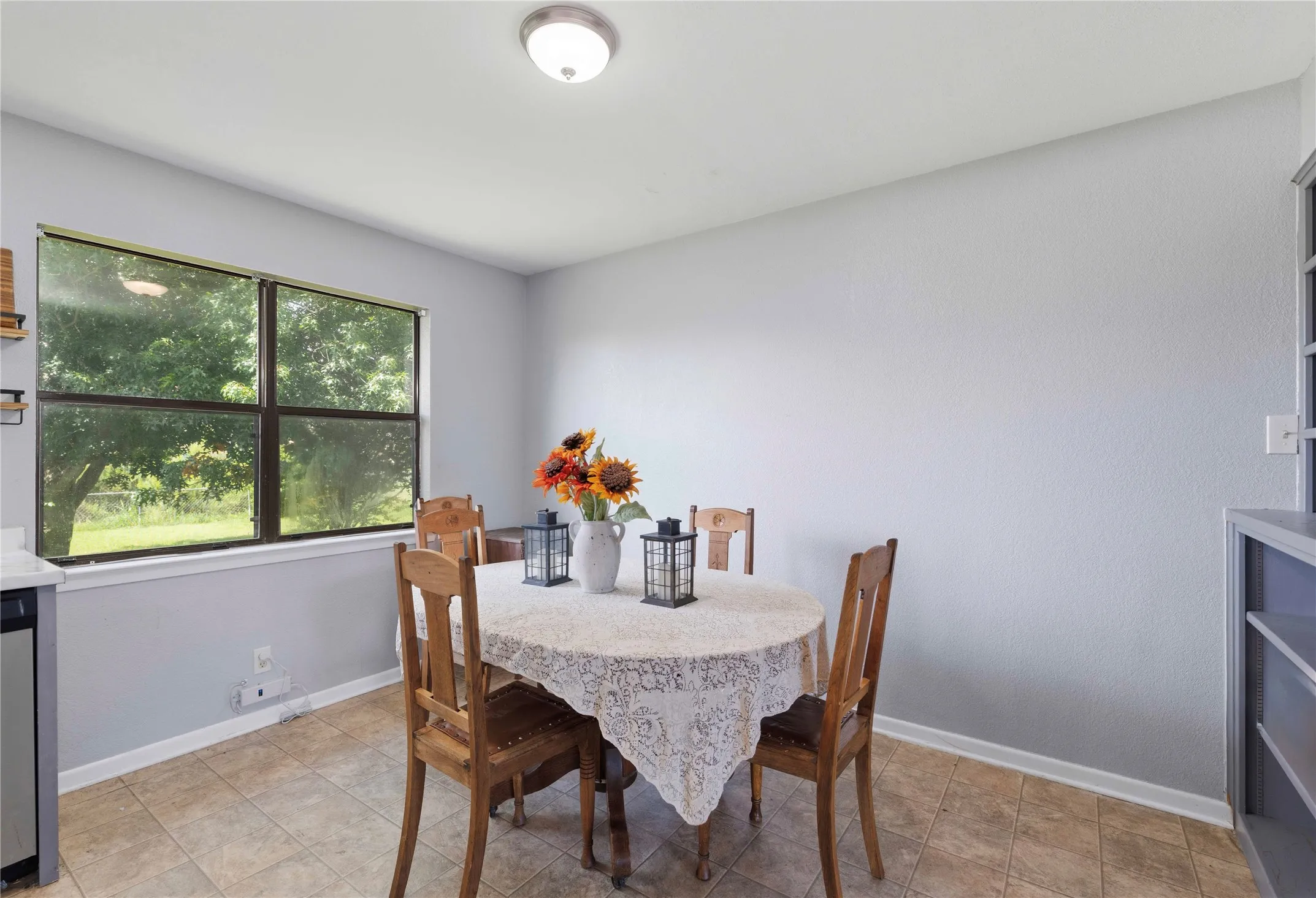 Single Family Residence For Sale in Brown County , 4405 Redbird Drive, Brownwood, Texas 76801, 2 Bedroom, 1 Bathroom, 1 Garage spaces, 1,059 Sqft, built in 1985, mls#21304274, Real Estate Agent in Brownwood, Homes For Sale in Brown county, Homes For Sale in Brownwood, Realtor in Brownwood Texas, Real Estate Brokerage Independent Realty Texas, Luminita Cordes Realtor