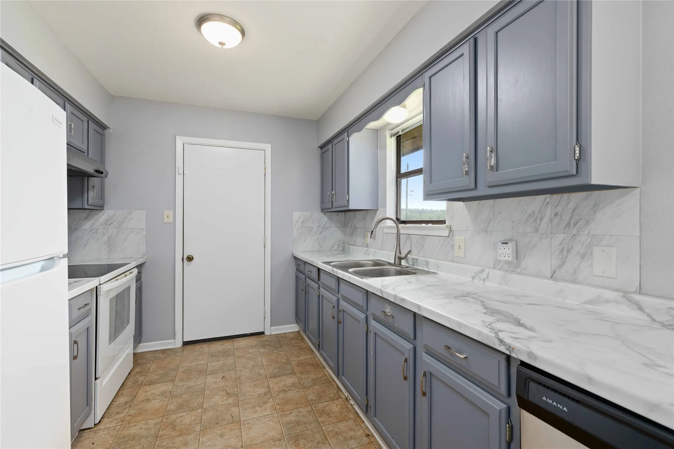 Single Family Residence For Sale in Brown County , 4405 Redbird Drive, Brownwood, Texas 76801, 2 Bedroom, 1 Bathroom, 1 Garage spaces, 1,059 Sqft, built in 1985, mls#21304274, Real Estate Agent in Brownwood, Homes For Sale in Brown county, Homes For Sale in Brownwood, Realtor in Brownwood Texas, Real Estate Brokerage Independent Realty Texas, Luminita Cordes Realtor