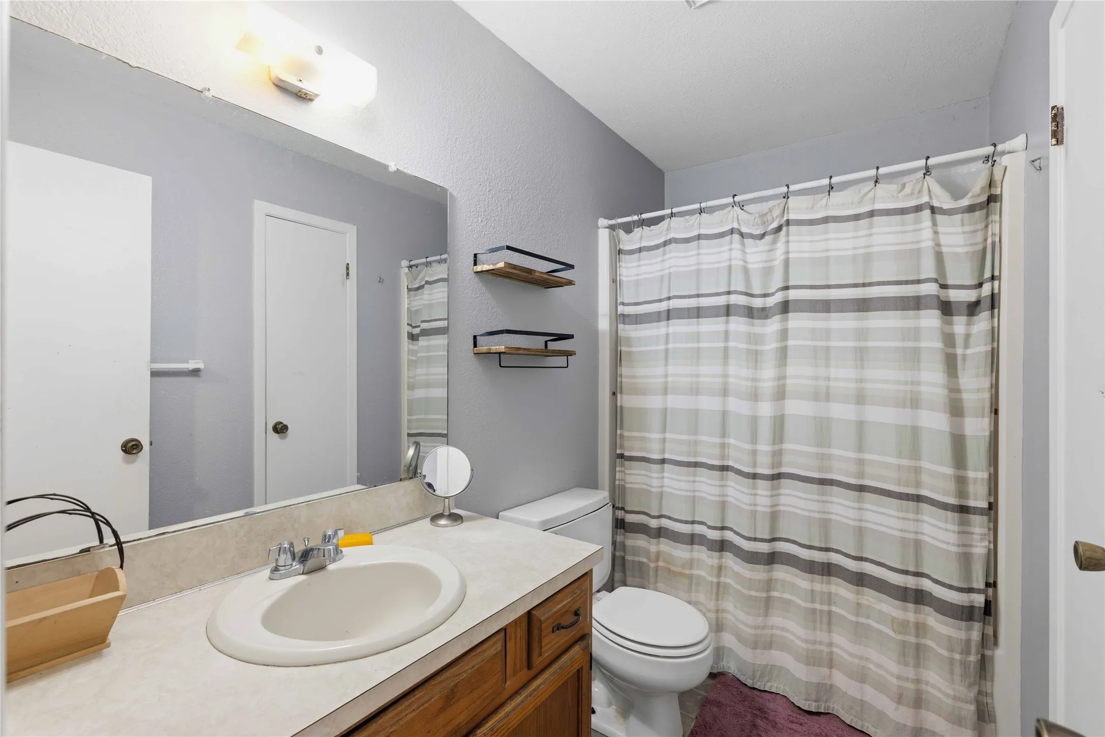 Single Family Residence For Sale in Brown County , 4405 Redbird Drive, Brownwood, Texas 76801, 2 Bedroom, 1 Bathroom, 1 Garage spaces, 1,059 Sqft, built in 1985, mls#21304274, Real Estate Agent in Brownwood, Homes For Sale in Brown county, Homes For Sale in Brownwood, Realtor in Brownwood Texas, Real Estate Brokerage Independent Realty Texas, Luminita Cordes Realtor
