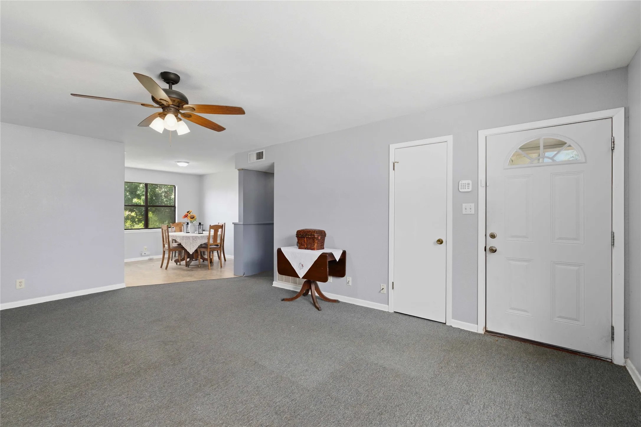 Single Family Residence For Sale in Brown County , 4405 Redbird Drive, Brownwood, Texas 76801, 2 Bedroom, 1 Bathroom, 1 Garage spaces, 1,059 Sqft, built in 1985, mls#21304274, Real Estate Agent in Brownwood, Homes For Sale in Brown county, Homes For Sale in Brownwood, Realtor in Brownwood Texas, Real Estate Brokerage Independent Realty Texas, Luminita Cordes Realtor