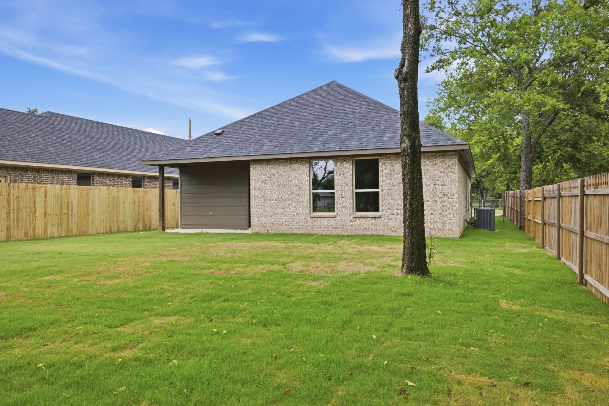 Single Family Residence For Sale in Johnson County , 304 Evans Street, Cleburne, Texas 76031, 3 Bedroom, 2 Bathroom, 2 Garage spaces, 1,440 Sqft, built in 2026, mls#21301369, Real Estate Agent in Cleburne, Homes For Sale in Johnson county, Homes For Sale in Cleburne, Realtor in Cleburne Texas, Real Estate Brokerage Independent Realty Texas, Luminita Cordes Realtor