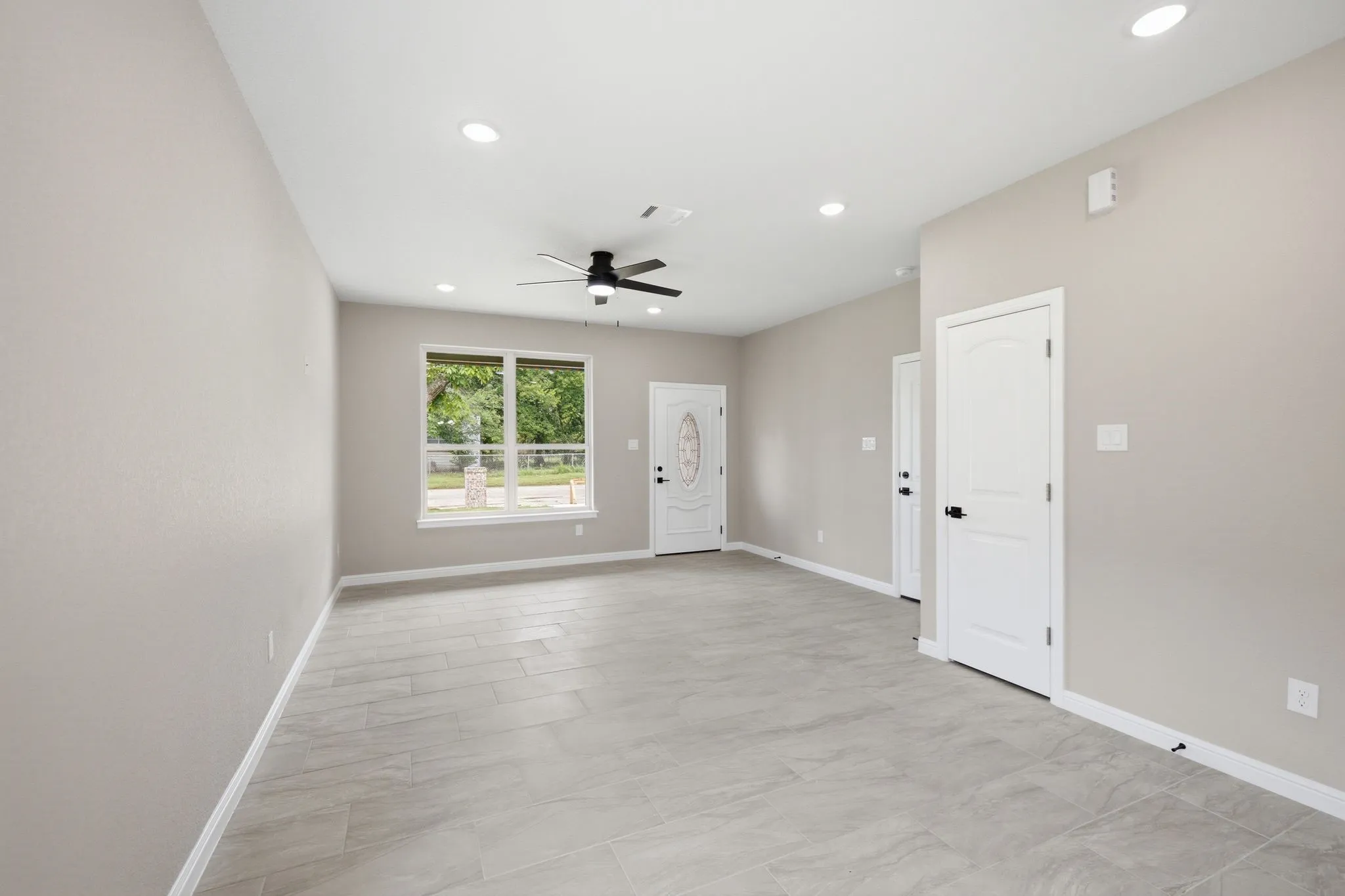 Single Family Residence For Sale in Johnson County , 304 Evans Street, Cleburne, Texas 76031, 3 Bedroom, 2 Bathroom, 2 Garage spaces, 1,440 Sqft, built in 2026, mls#21301369, Real Estate Agent in Cleburne, Homes For Sale in Johnson county, Homes For Sale in Cleburne, Realtor in Cleburne Texas, Real Estate Brokerage Independent Realty Texas, Luminita Cordes Realtor