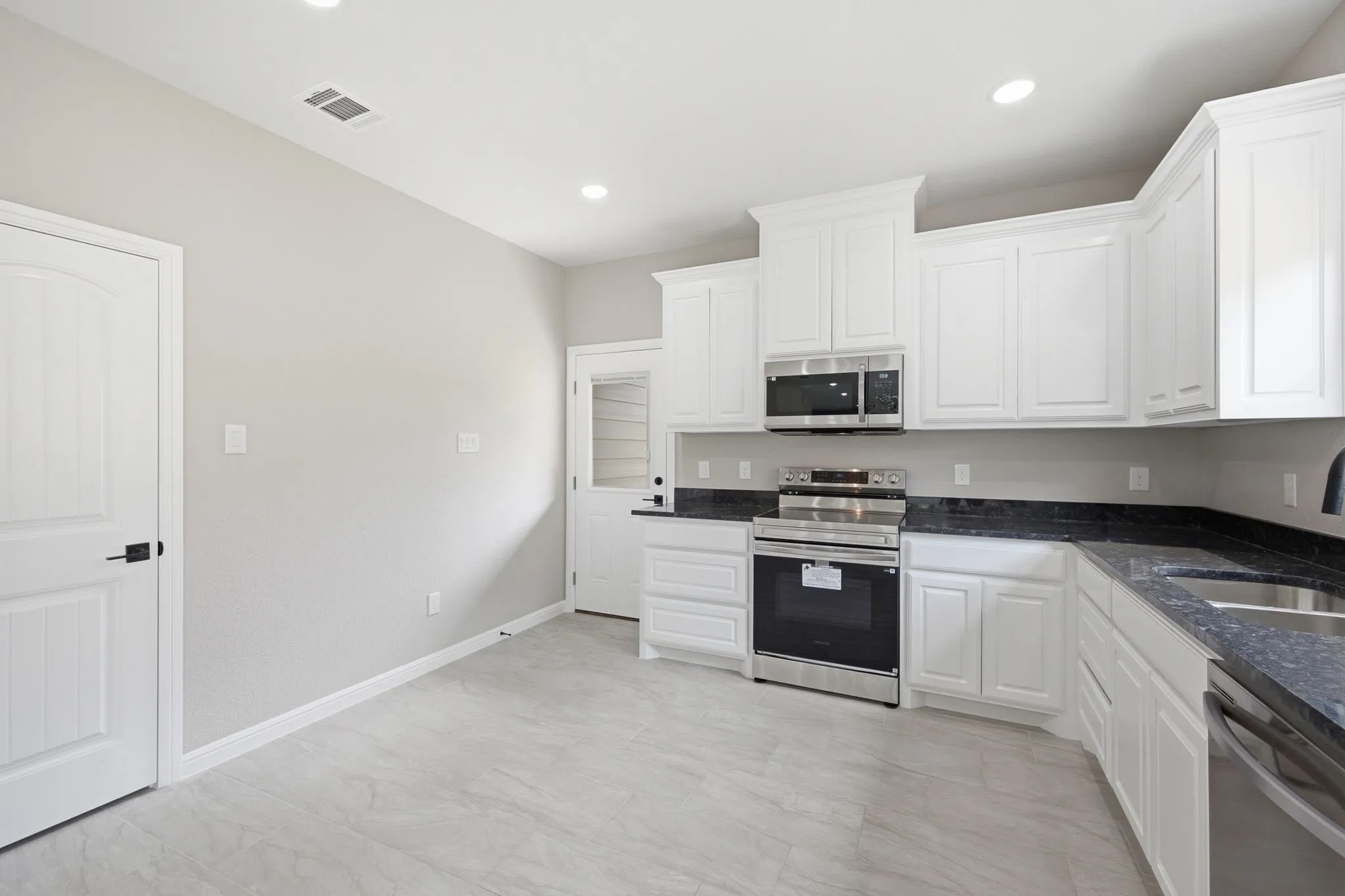 Single Family Residence For Sale in Johnson County , 304 Evans Street, Cleburne, Texas 76031, 3 Bedroom, 2 Bathroom, 2 Garage spaces, 1,440 Sqft, built in 2026, mls#21301369, Real Estate Agent in Cleburne, Homes For Sale in Johnson county, Homes For Sale in Cleburne, Realtor in Cleburne Texas, Real Estate Brokerage Independent Realty Texas, Luminita Cordes Realtor