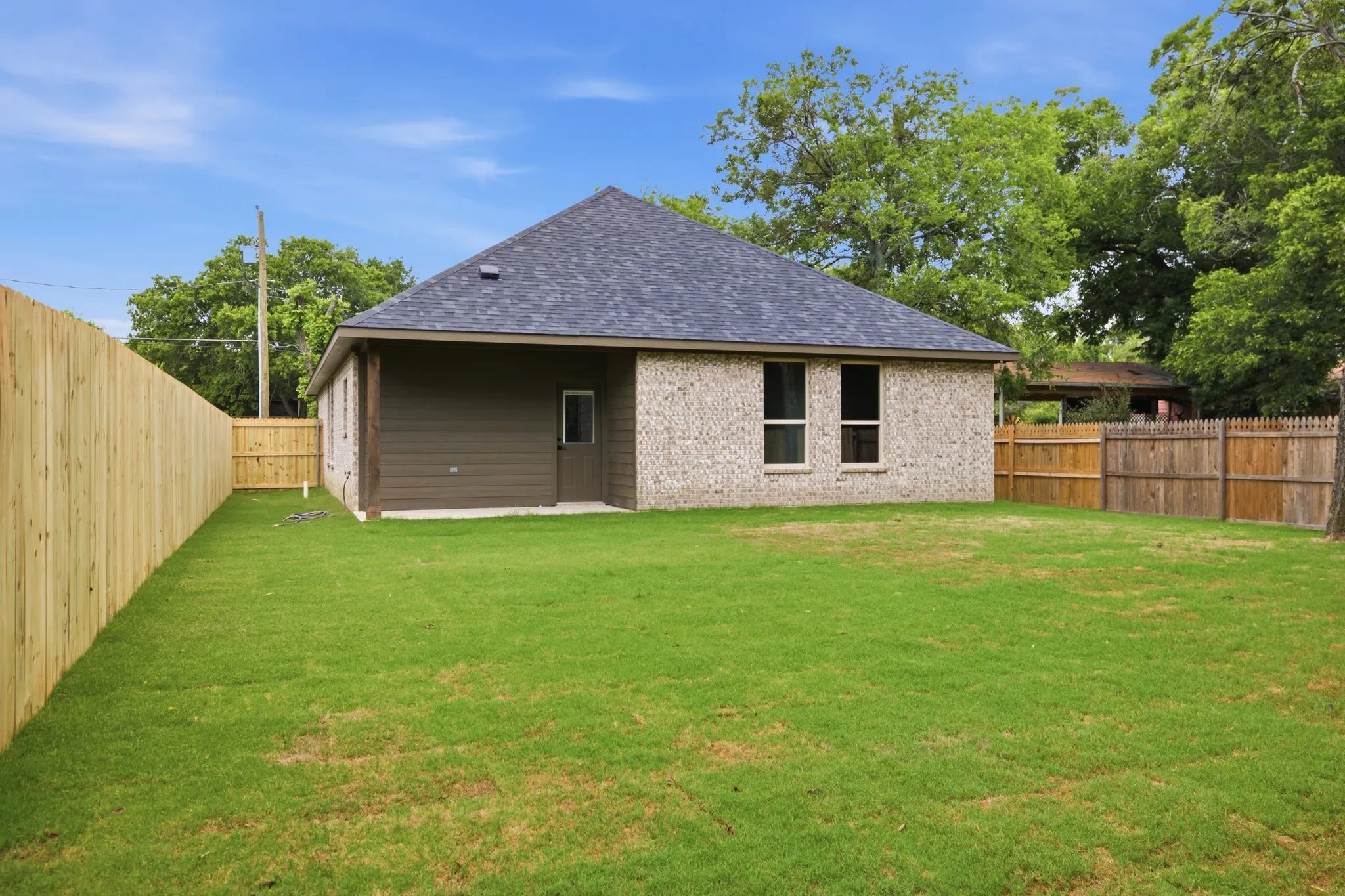 Single Family Residence For Sale in Johnson County , 304 Evans Street, Cleburne, Texas 76031, 3 Bedroom, 2 Bathroom, 2 Garage spaces, 1,440 Sqft, built in 2026, mls#21301369, Real Estate Agent in Cleburne, Homes For Sale in Johnson county, Homes For Sale in Cleburne, Realtor in Cleburne Texas, Real Estate Brokerage Independent Realty Texas, Luminita Cordes Realtor