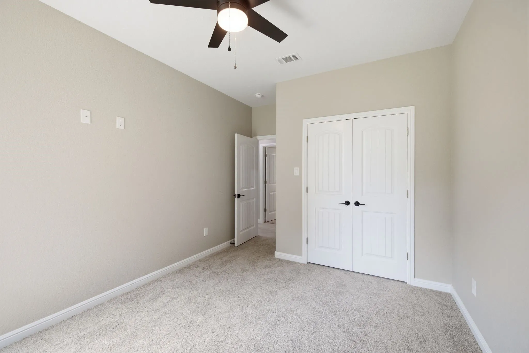 Single Family Residence For Sale in Johnson County , 304 Evans Street, Cleburne, Texas 76031, 3 Bedroom, 2 Bathroom, 2 Garage spaces, 1,440 Sqft, built in 2026, mls#21301369, Real Estate Agent in Cleburne, Homes For Sale in Johnson county, Homes For Sale in Cleburne, Realtor in Cleburne Texas, Real Estate Brokerage Independent Realty Texas, Luminita Cordes Realtor