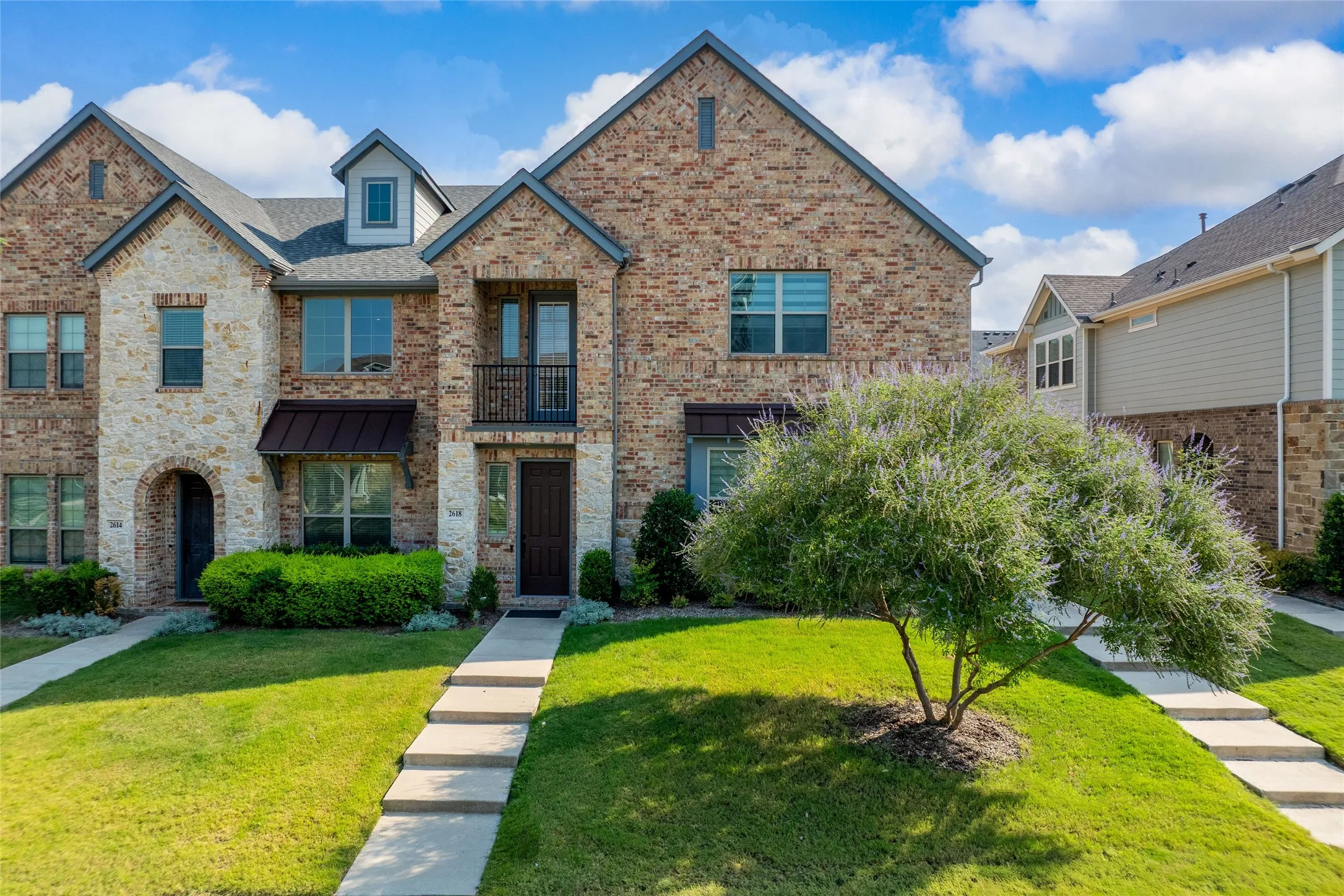 Single Family Residence For Sale in Dallas County , 2618 Dodson Street, Garland, Texas 75042, 2 Bedrooms, 3 Bathrooms, 2 Garage spaces, 1,514 Sqft, built in 2020, Price $315,949, mls#21304873, Real Estate Agent in Garland, Homes For Sale in Dallas county, Homes For Sale in Garland, Realtor in Garland Texas, Real Estate Brokerage Independent Realty Texas, Luminita Cordes Realtor
