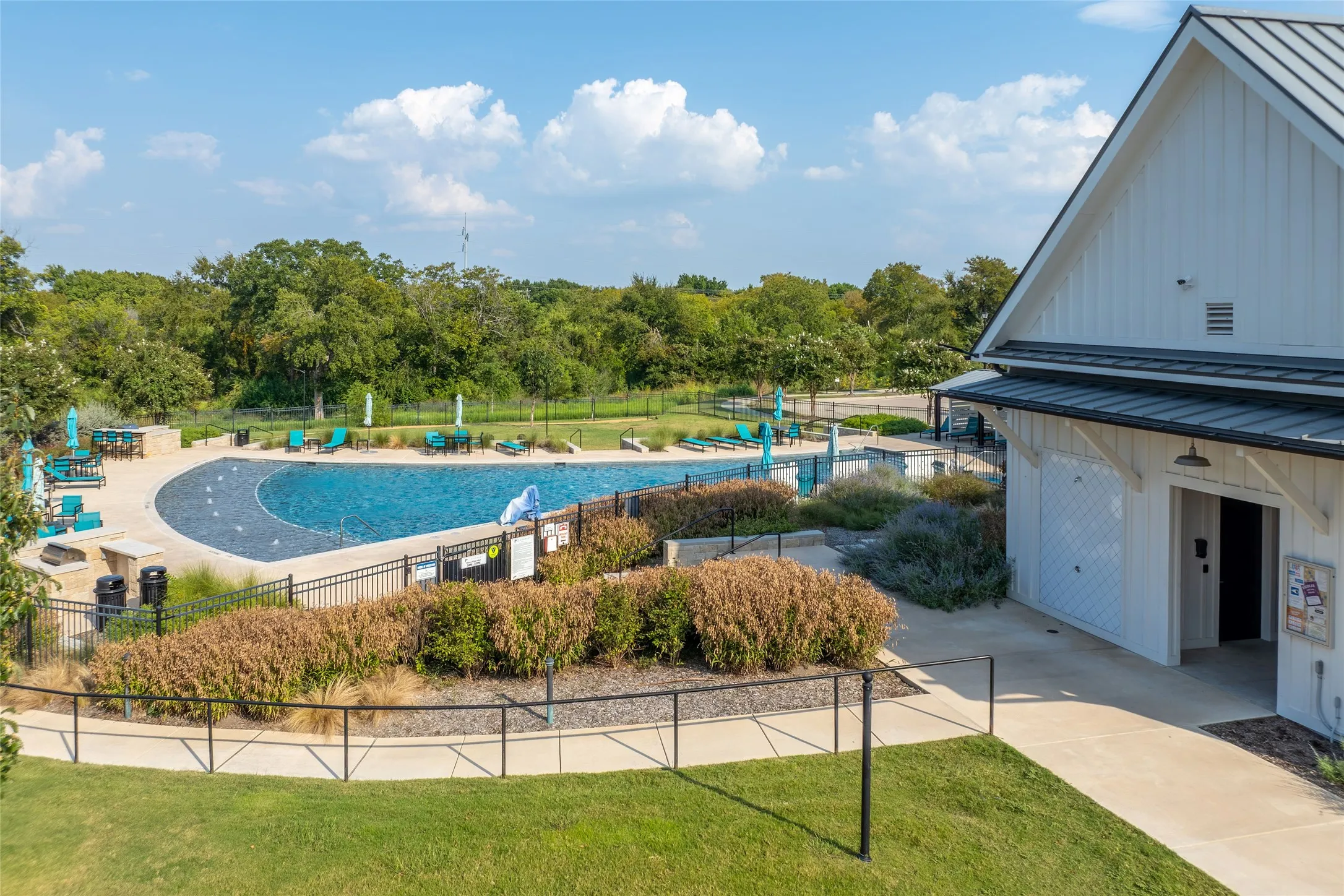 Single Family Residence For Sale in Dallas County , 2618 Dodson Street, Garland, Texas 75042, 2 Bedrooms, 3 Bathrooms, 2 Garage spaces, 1,514 Sqft, built in 2020, Price $315,949, mls#21304873, Real Estate Agent in Garland, Homes For Sale in Dallas county, Homes For Sale in Garland, Realtor in Garland Texas, Real Estate Brokerage Independent Realty Texas, Luminita Cordes Realtor