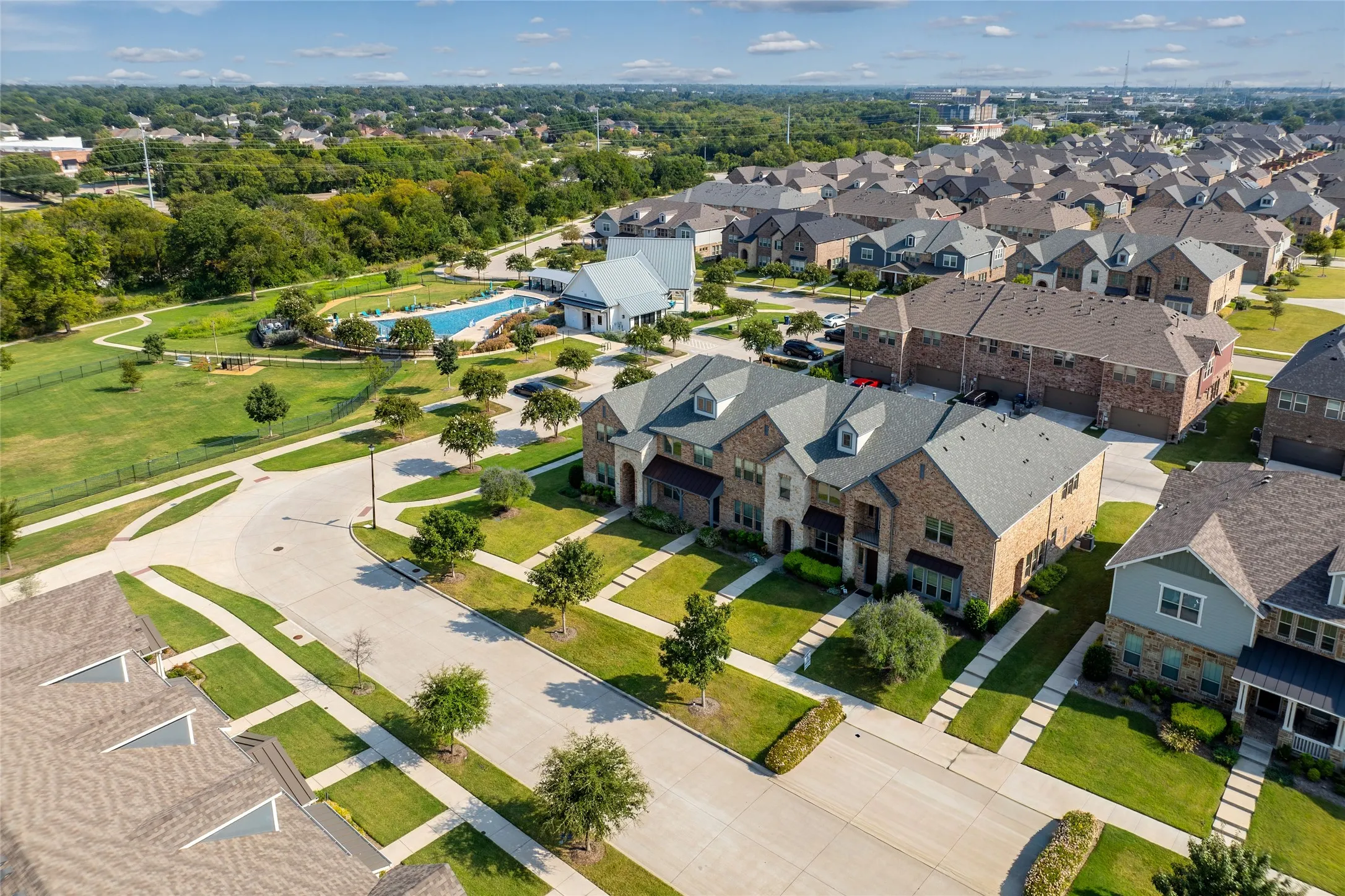 Single Family Residence For Sale in Dallas County , 2618 Dodson Street, Garland, Texas 75042, 2 Bedrooms, 3 Bathrooms, 2 Garage spaces, 1,514 Sqft, built in 2020, Price $315,949, mls#21304873, Real Estate Agent in Garland, Homes For Sale in Dallas county, Homes For Sale in Garland, Realtor in Garland Texas, Real Estate Brokerage Independent Realty Texas, Luminita Cordes Realtor