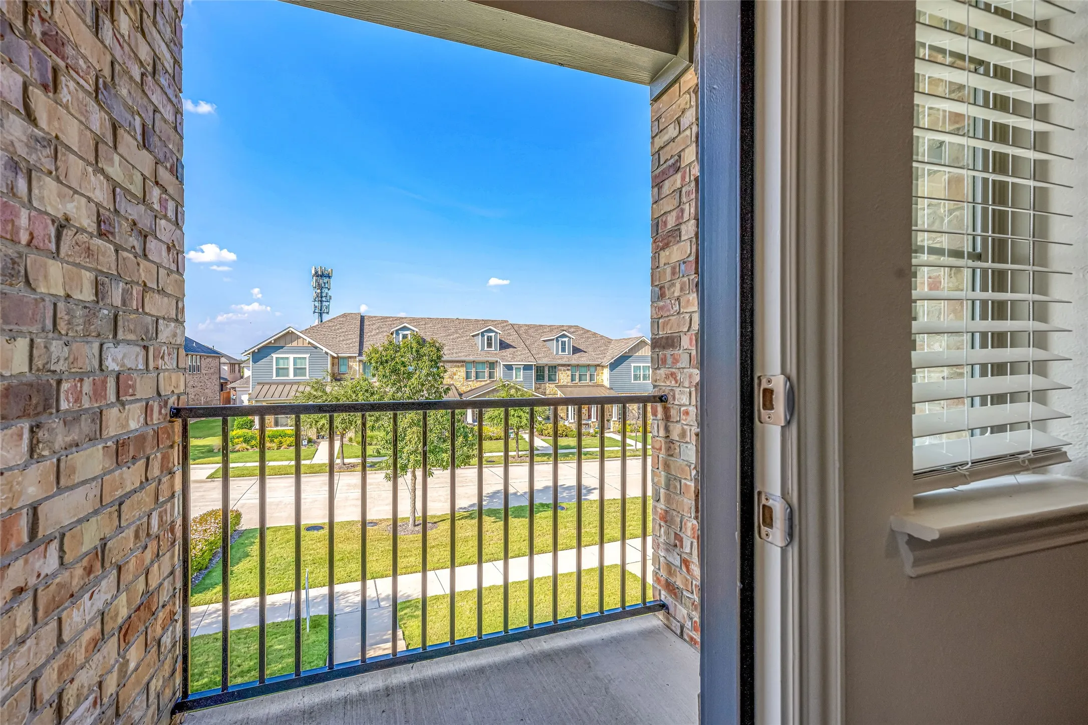 Single Family Residence For Sale in Dallas County , 2618 Dodson Street, Garland, Texas 75042, 2 Bedrooms, 3 Bathrooms, 2 Garage spaces, 1,514 Sqft, built in 2020, Price $315,949, mls#21304873, Real Estate Agent in Garland, Homes For Sale in Dallas county, Homes For Sale in Garland, Realtor in Garland Texas, Real Estate Brokerage Independent Realty Texas, Luminita Cordes Realtor