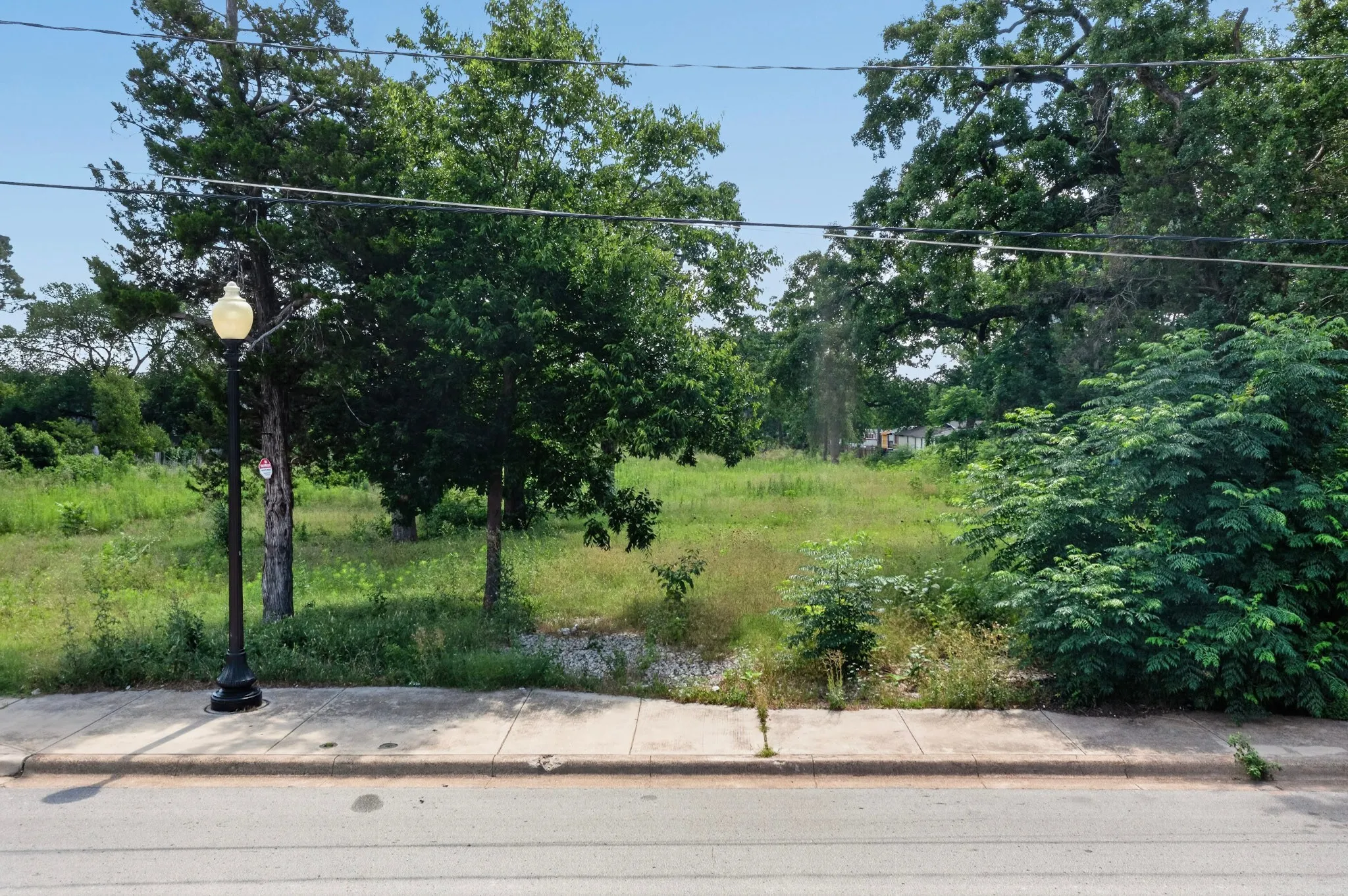Improved Land For Sale in Tarrant County , 433 N East Street, Arlington, Texas 76011, 0, 0, Garage spaces, 0 Sqft, built in 0, mls#21295724, Real Estate Agent in Arlington, Homes For Sale in Tarrant county, Homes For Sale in Arlington, Realtor in Arlington Texas, Real Estate Brokerage Independent Realty Texas, Luminita Cordes Realtor