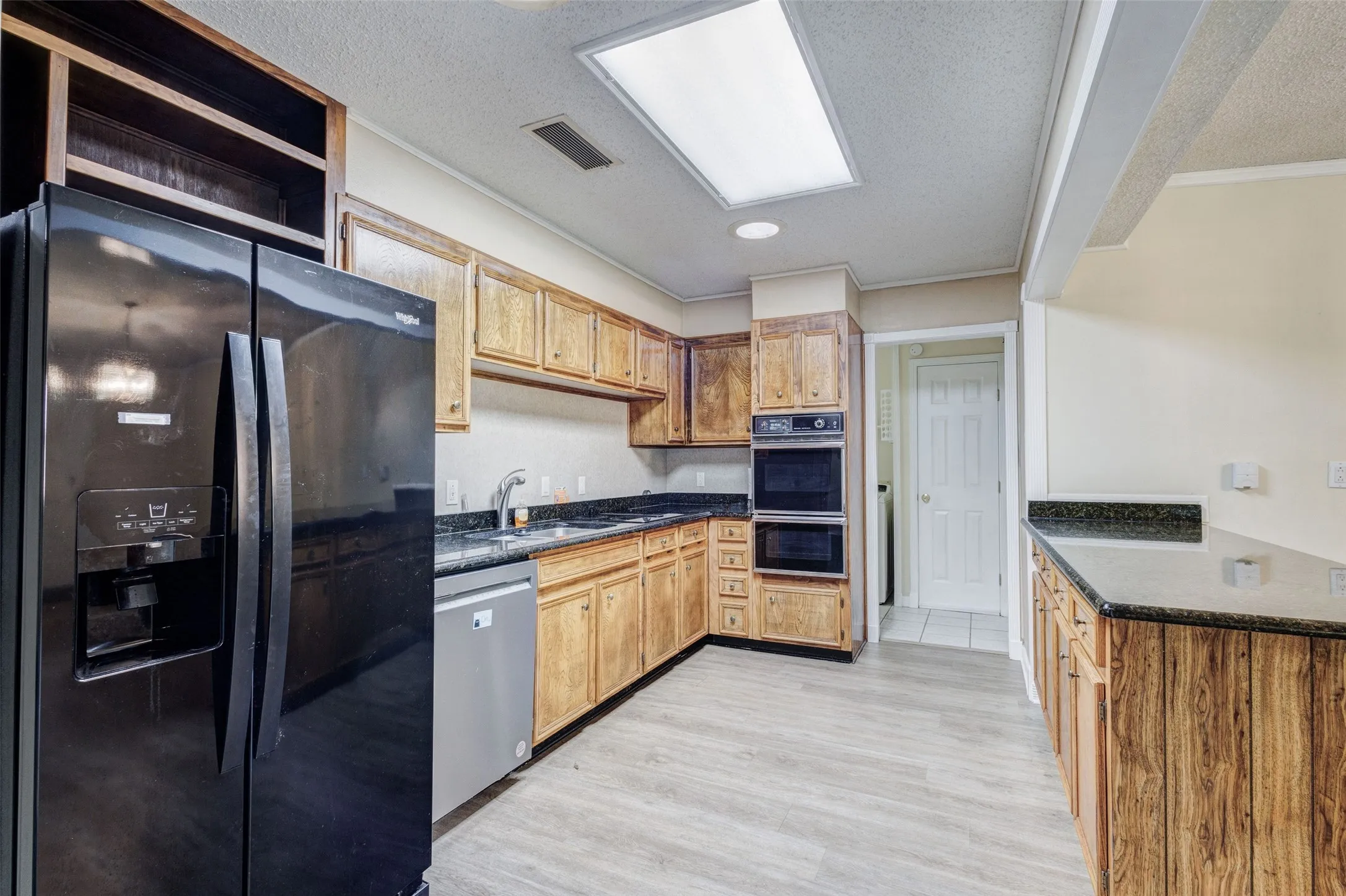 Single Family Residence For Sale in Tarrant County , 1507 Harvest Hill Lane, Arlington, Texas 76014, 3 Bedroom, 2 Bathroom, Garage spaces, 2,163 Sqft, built in 1968, mls#21304795, Real Estate Agent in Arlington, Homes For Sale in Tarrant county, Homes For Sale in Arlington, Realtor in Arlington Texas, Real Estate Brokerage Independent Realty Texas, Luminita Cordes Realtor