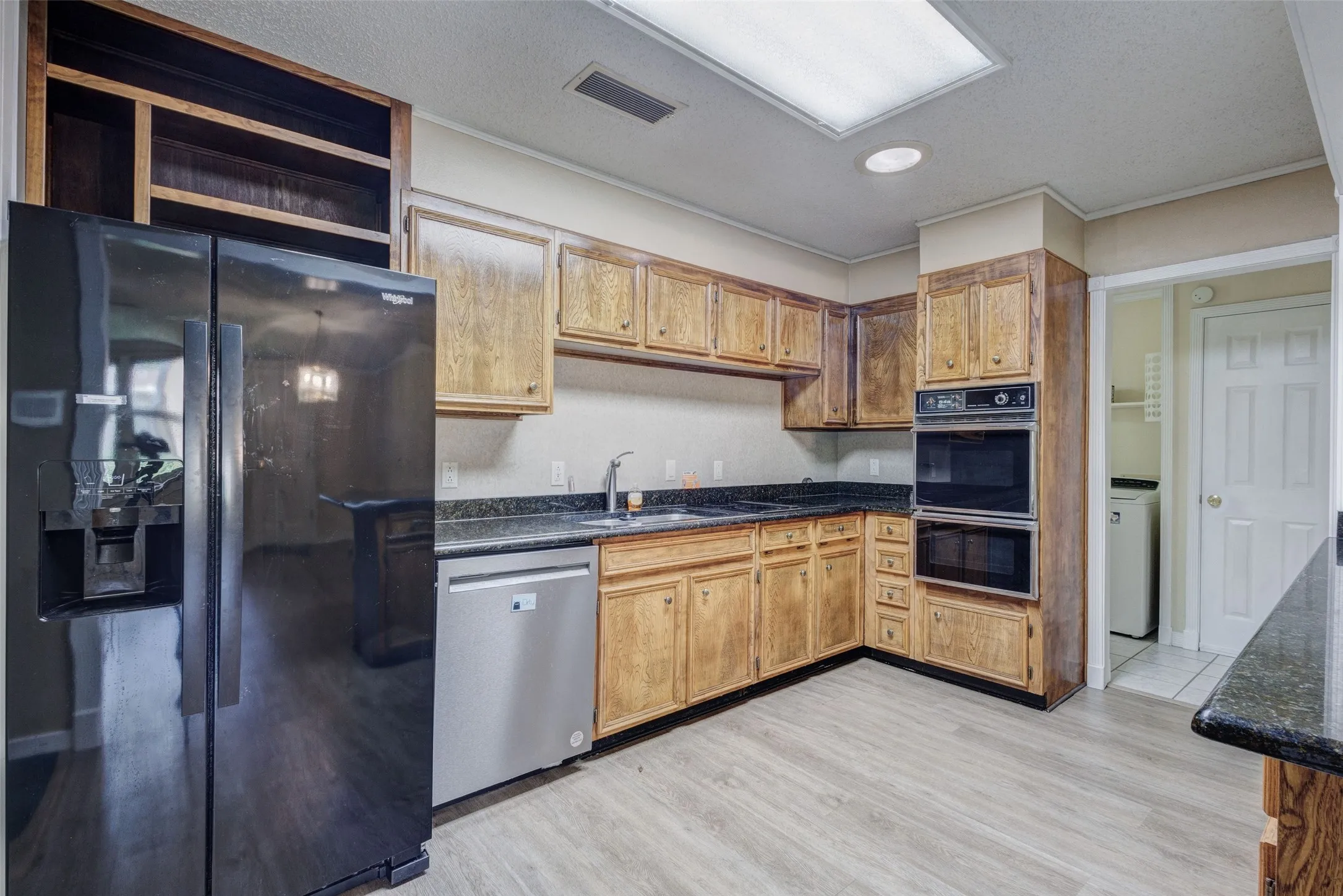 Single Family Residence For Sale in Tarrant County , 1507 Harvest Hill Lane, Arlington, Texas 76014, 3 Bedroom, 2 Bathroom, Garage spaces, 2,163 Sqft, built in 1968, mls#21304795, Real Estate Agent in Arlington, Homes For Sale in Tarrant county, Homes For Sale in Arlington, Realtor in Arlington Texas, Real Estate Brokerage Independent Realty Texas, Luminita Cordes Realtor