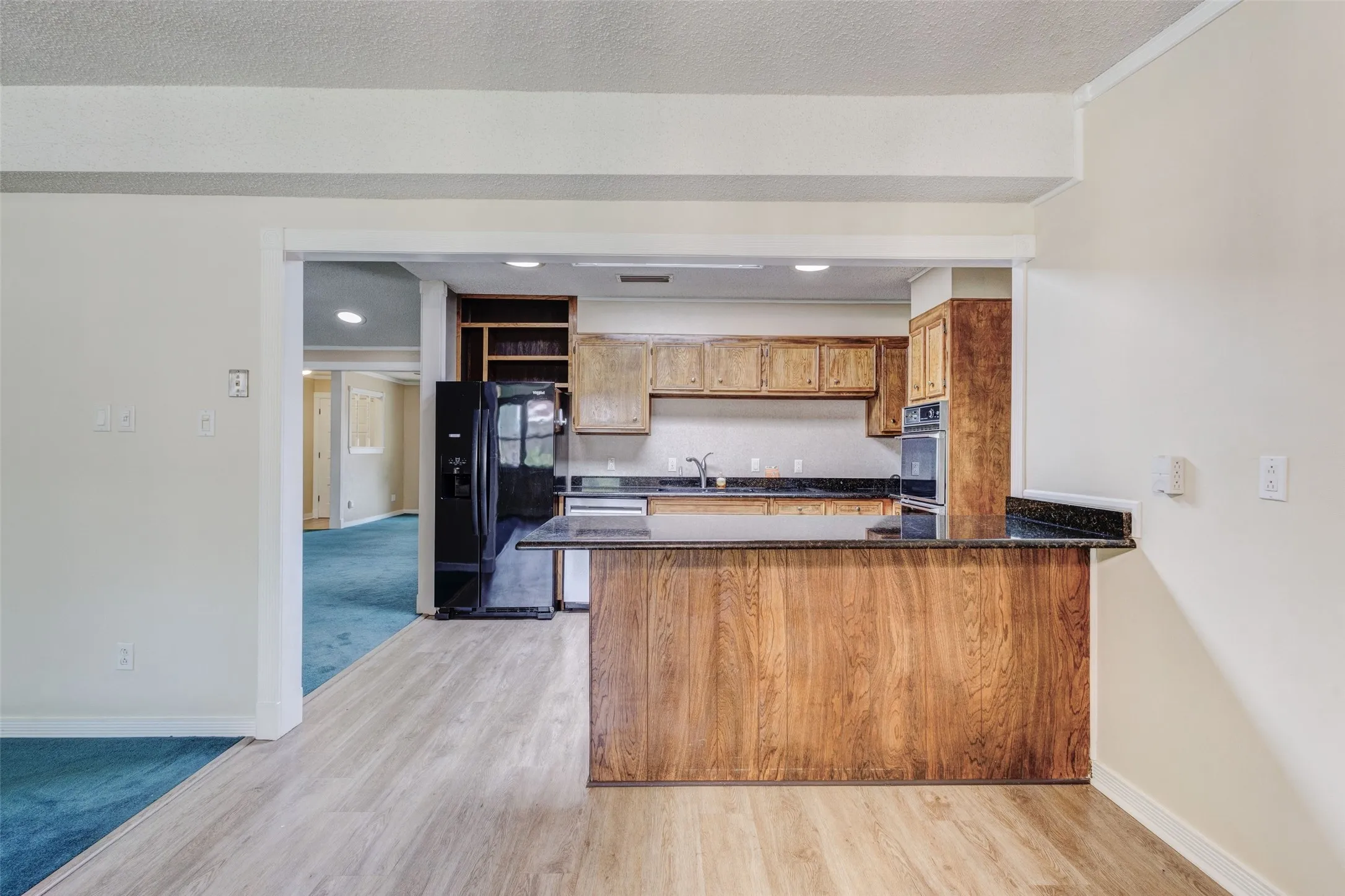 Dining to Kitchen