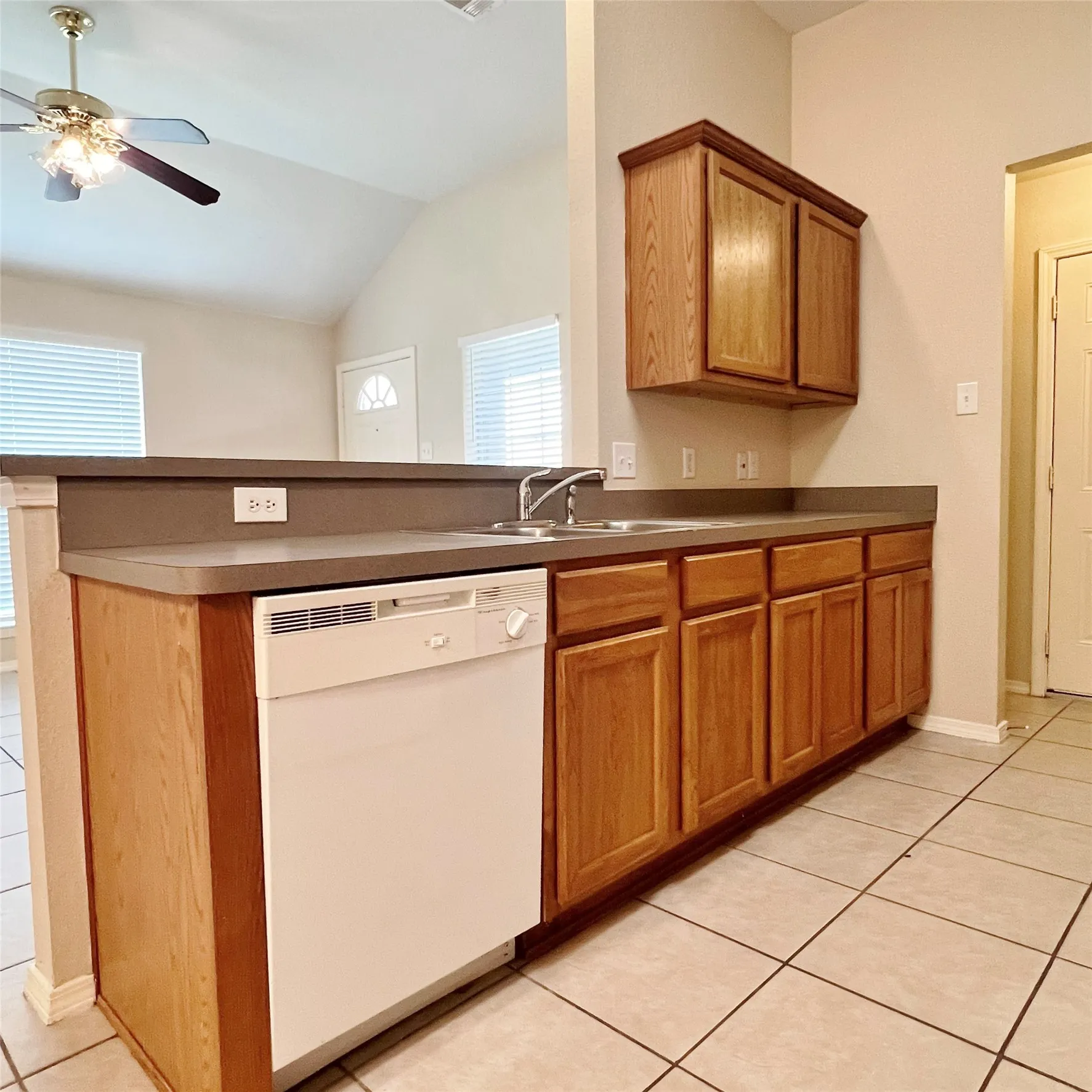 Duplex For Rent in Tarrant County , 7811 Novella Drive, Fort Worth, Texas 76134, 3 Bedroom, 2 Bathroom, 1 Garage spaces, 1,055 Sqft, built in 2006, mls#21304892, Real Estate Agent in Fort Worth, Homes For Rent in Tarrant county, Homes For Rent in Fort Worth, Realtor in Fort Worth Texas, Real Estate Brokerage Independent Realty Texas, Luminita Cordes Realtor