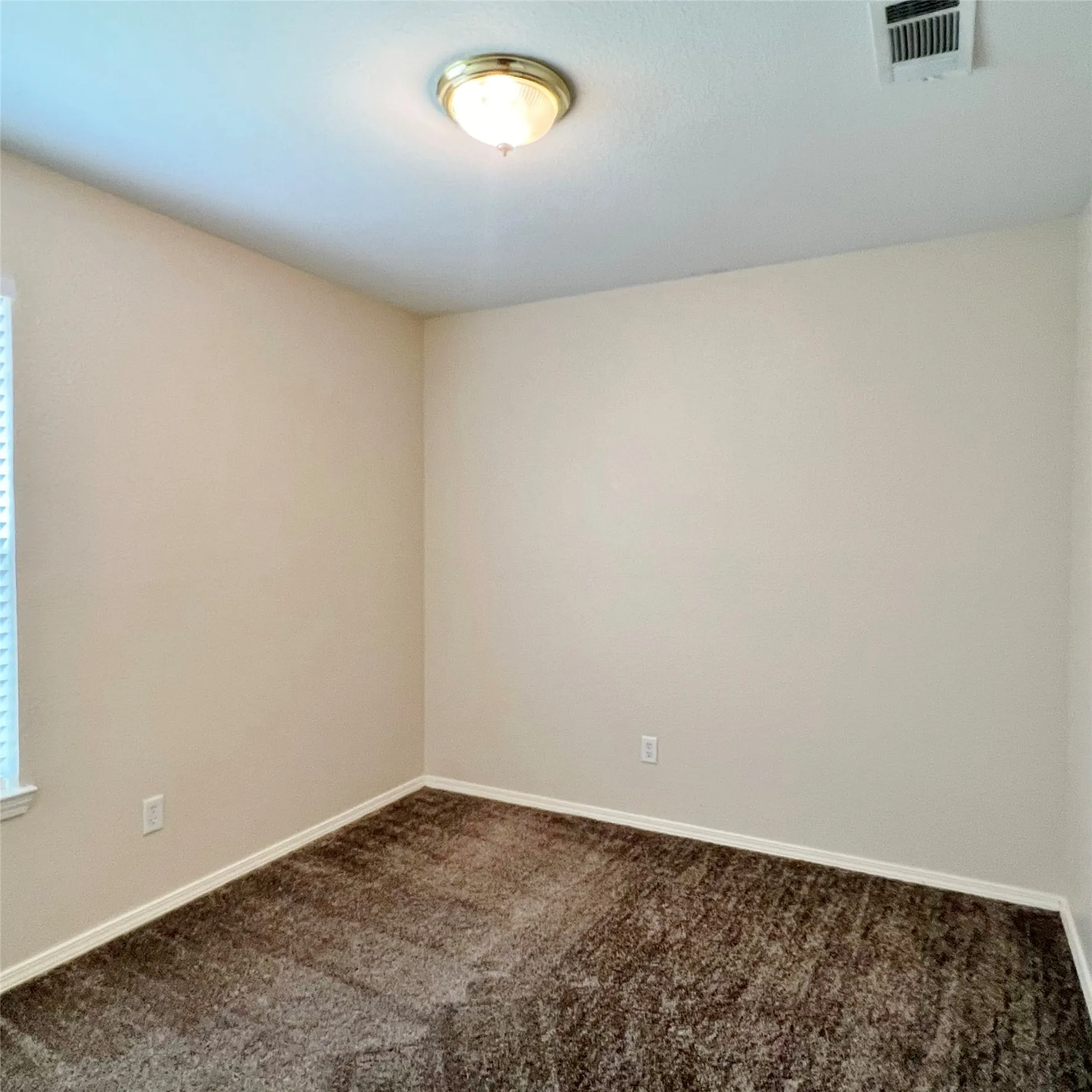 Duplex For Rent in Tarrant County , 7811 Novella Drive, Fort Worth, Texas 76134, 3 Bedroom, 2 Bathroom, 1 Garage spaces, 1,055 Sqft, built in 2006, mls#21304892, Real Estate Agent in Fort Worth, Homes For Rent in Tarrant county, Homes For Rent in Fort Worth, Realtor in Fort Worth Texas, Real Estate Brokerage Independent Realty Texas, Luminita Cordes Realtor