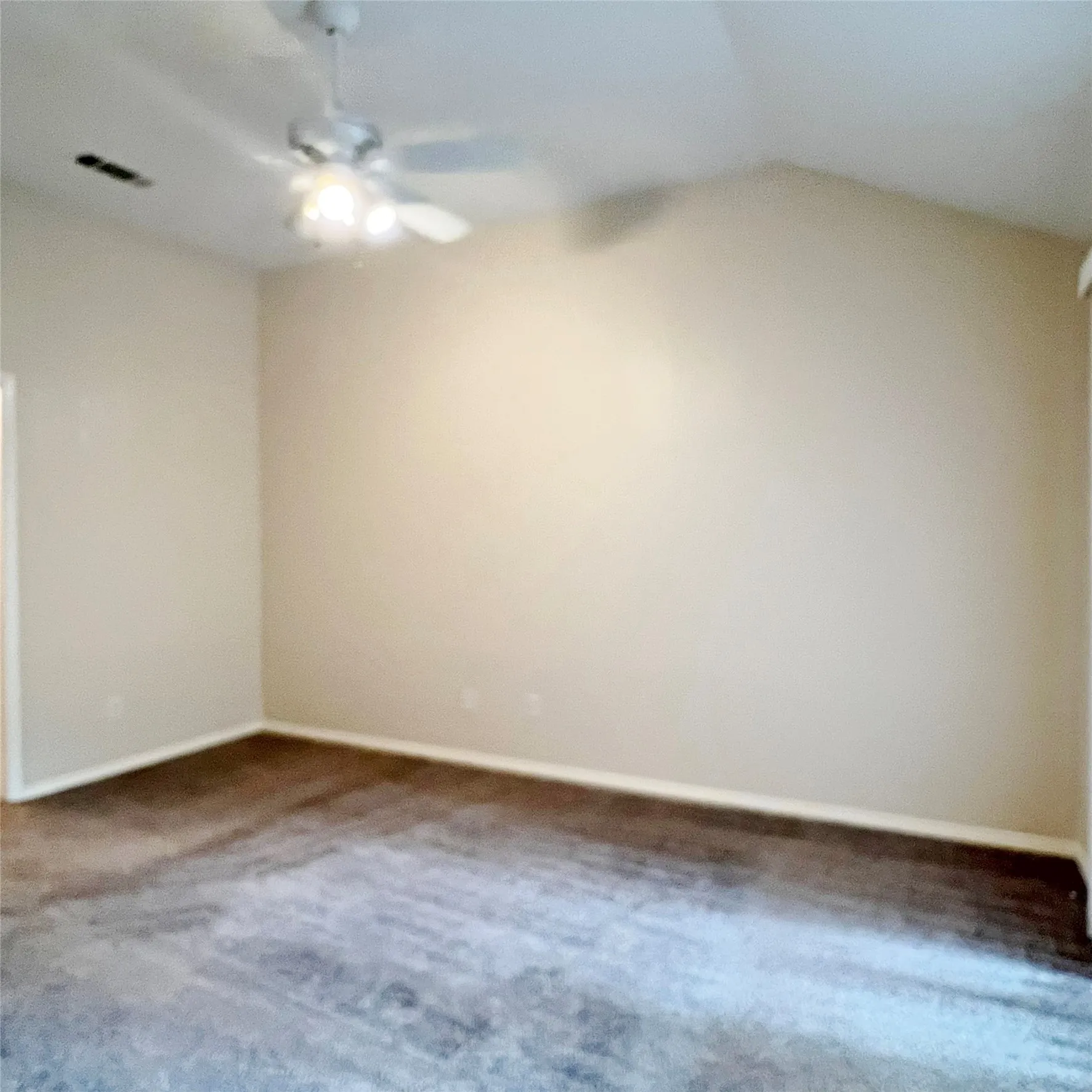 Duplex For Rent in Tarrant County , 7811 Novella Drive, Fort Worth, Texas 76134, 3 Bedroom, 2 Bathroom, 1 Garage spaces, 1,055 Sqft, built in 2006, mls#21304892, Real Estate Agent in Fort Worth, Homes For Rent in Tarrant county, Homes For Rent in Fort Worth, Realtor in Fort Worth Texas, Real Estate Brokerage Independent Realty Texas, Luminita Cordes Realtor