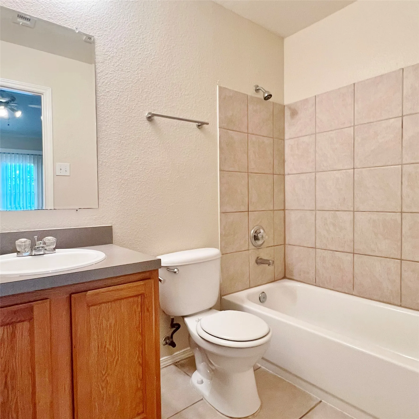 Duplex For Rent in Tarrant County , 7811 Novella Drive, Fort Worth, Texas 76134, 3 Bedroom, 2 Bathroom, 1 Garage spaces, 1,055 Sqft, built in 2006, mls#21304892, Real Estate Agent in Fort Worth, Homes For Rent in Tarrant county, Homes For Rent in Fort Worth, Realtor in Fort Worth Texas, Real Estate Brokerage Independent Realty Texas, Luminita Cordes Realtor