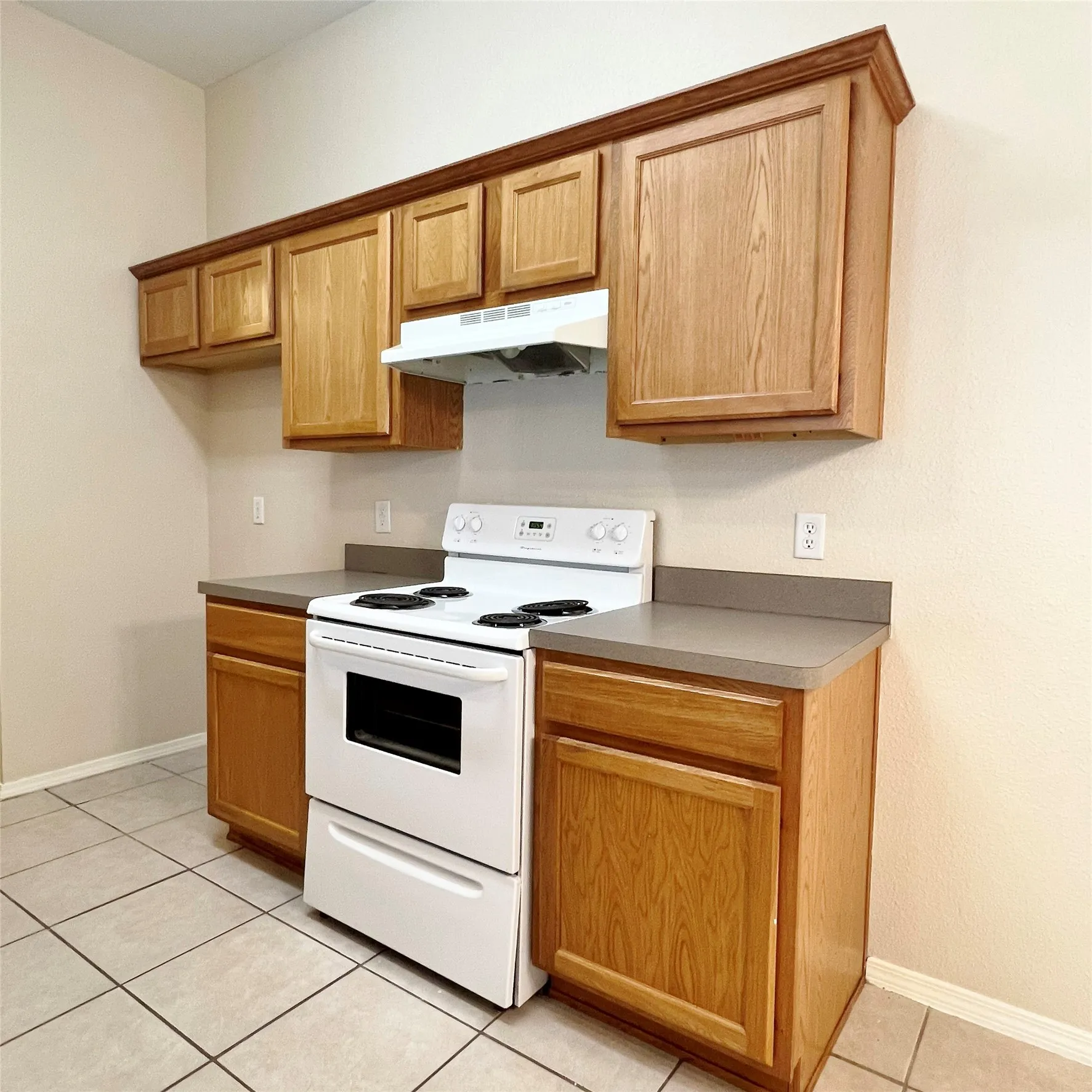 Duplex For Rent in Tarrant County , 7811 Novella Drive, Fort Worth, Texas 76134, 3 Bedroom, 2 Bathroom, 1 Garage spaces, 1,055 Sqft, built in 2006, mls#21304892, Real Estate Agent in Fort Worth, Homes For Rent in Tarrant county, Homes For Rent in Fort Worth, Realtor in Fort Worth Texas, Real Estate Brokerage Independent Realty Texas, Luminita Cordes Realtor