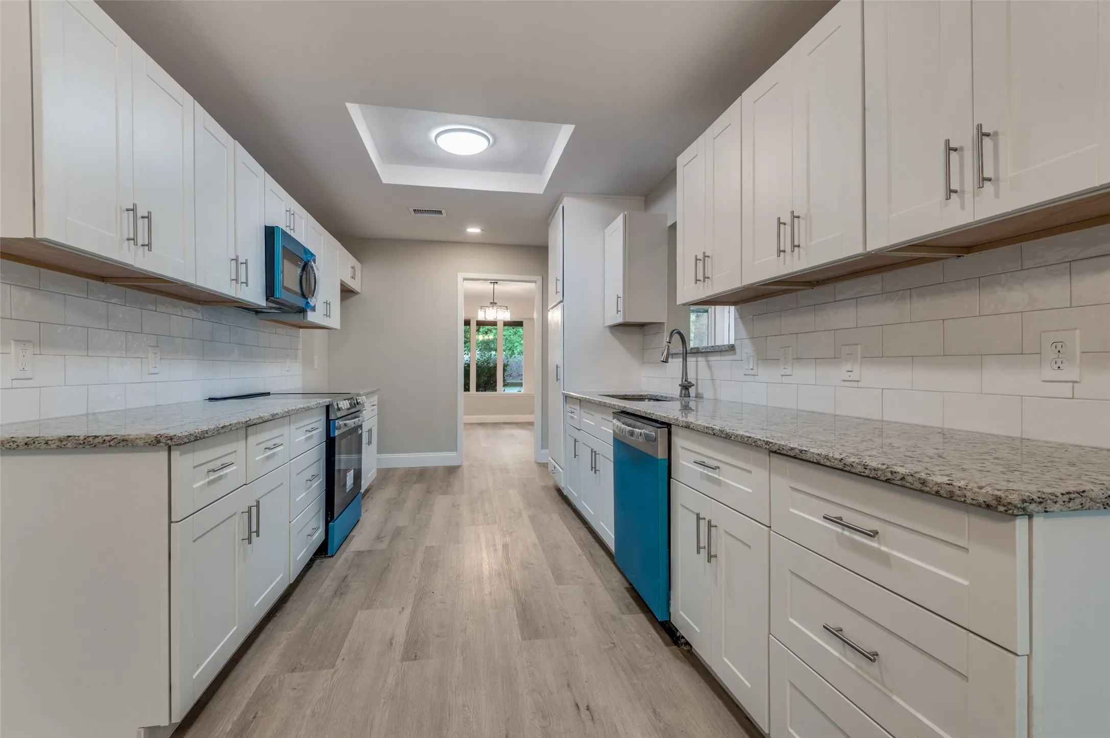 Single Family Residence For Sale in Tarrant County , 2117 Franklin Drive, Arlington, Texas 76011, 5 Bedroom, 4 Bathroom, 2 Garage spaces, 2,804 Sqft, built in 1973, mls#21303848, Real Estate Agent in Arlington, Homes For Sale in Tarrant county, Homes For Sale in Arlington, Realtor in Arlington Texas, Real Estate Brokerage Independent Realty Texas, Luminita Cordes Realtor