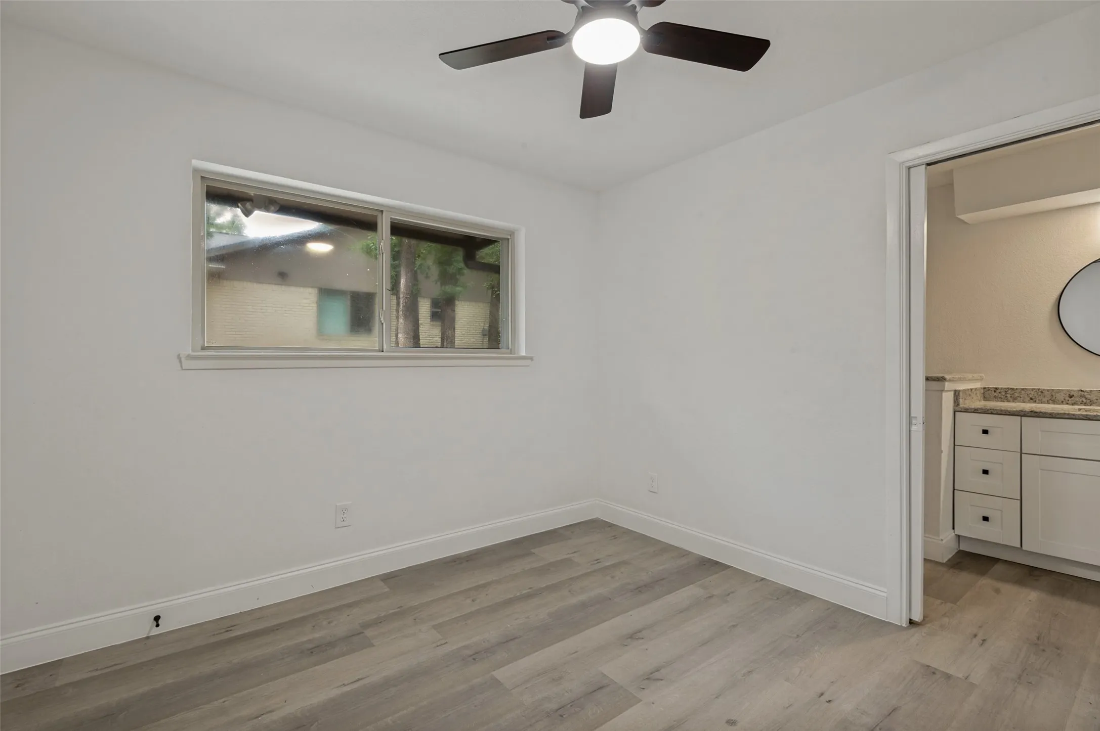 Single Family Residence For Sale in Tarrant County , 2117 Franklin Drive, Arlington, Texas 76011, 5 Bedroom, 4 Bathroom, 2 Garage spaces, 2,804 Sqft, built in 1973, mls#21303848, Real Estate Agent in Arlington, Homes For Sale in Tarrant county, Homes For Sale in Arlington, Realtor in Arlington Texas, Real Estate Brokerage Independent Realty Texas, Luminita Cordes Realtor