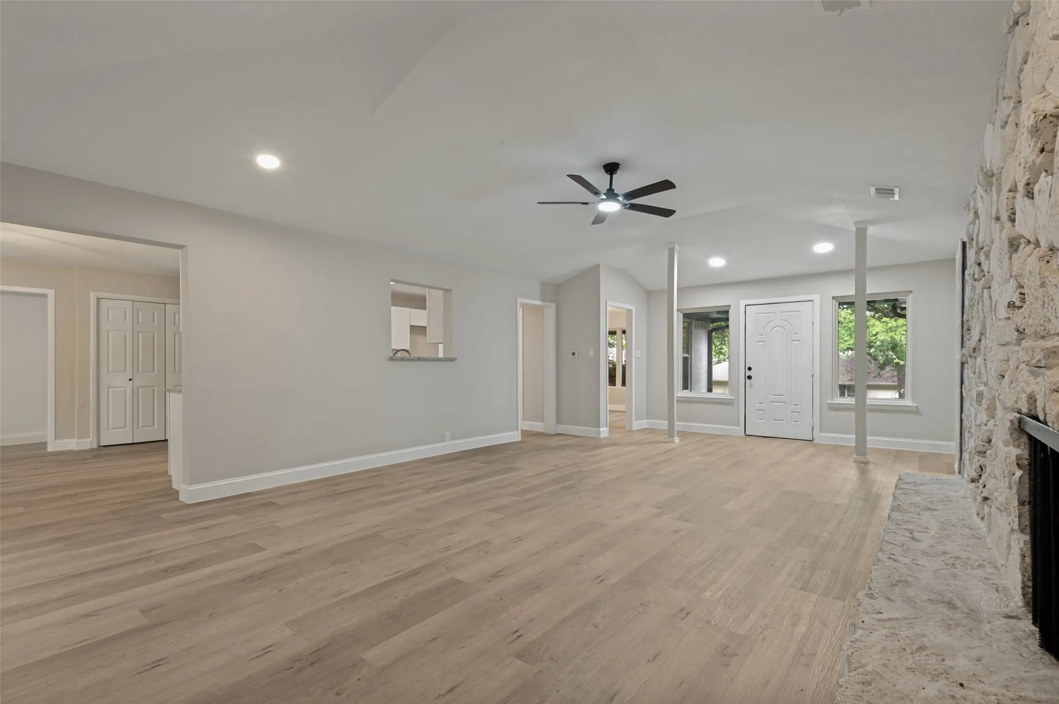 Single Family Residence For Sale in Tarrant County , 2117 Franklin Drive, Arlington, Texas 76011, 5 Bedroom, 4 Bathroom, 2 Garage spaces, 2,804 Sqft, built in 1973, mls#21303848, Real Estate Agent in Arlington, Homes For Sale in Tarrant county, Homes For Sale in Arlington, Realtor in Arlington Texas, Real Estate Brokerage Independent Realty Texas, Luminita Cordes Realtor
