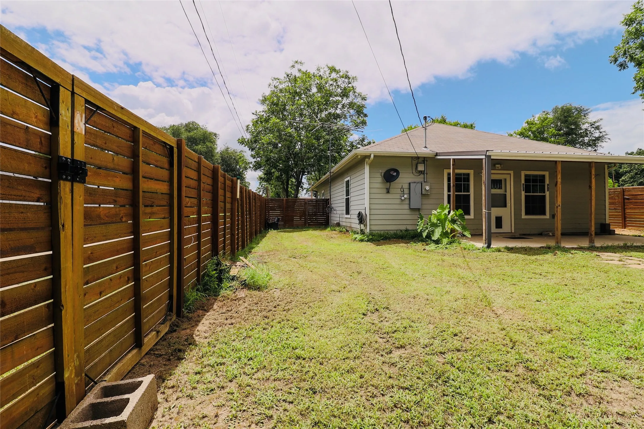 Single Family Residence For Sale in Van Zandt County , 1000 N Spring Street, Grand Saline, Texas 75140, 3 Bedroom, 2 Bathroom, Garage spaces, 1,440 Sqft, built in 2020, mls#21304903, Real Estate Agent in Grand Saline, Homes For Sale in Van Zandt county, Homes For Sale in Grand Saline, Realtor in Grand Saline Texas, Real Estate Brokerage Independent Realty Texas, Luminita Cordes Realtor