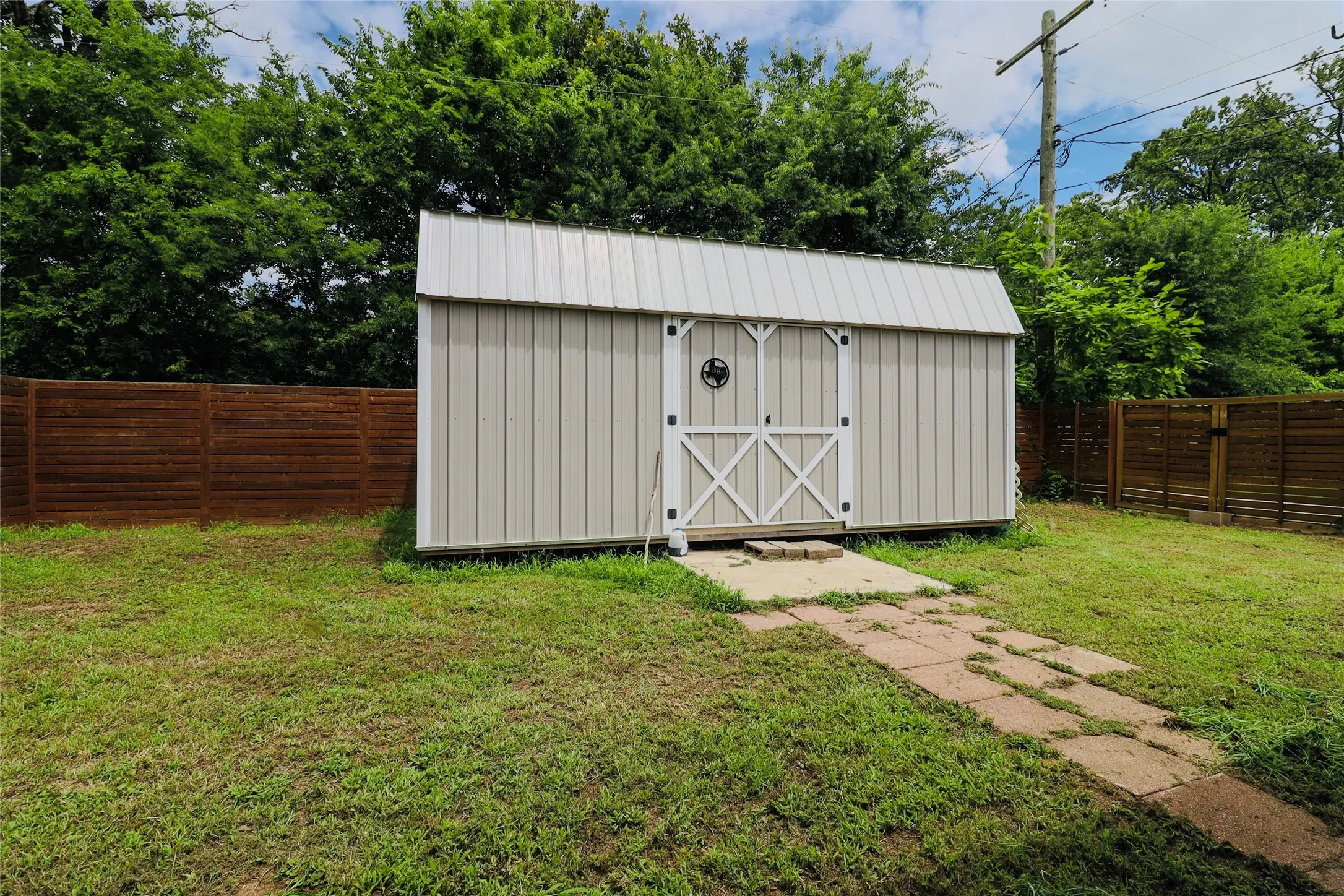 Single Family Residence For Sale in Van Zandt County , 1000 N Spring Street, Grand Saline, Texas 75140, 3 Bedroom, 2 Bathroom, Garage spaces, 1,440 Sqft, built in 2020, mls#21304903, Real Estate Agent in Grand Saline, Homes For Sale in Van Zandt county, Homes For Sale in Grand Saline, Realtor in Grand Saline Texas, Real Estate Brokerage Independent Realty Texas, Luminita Cordes Realtor