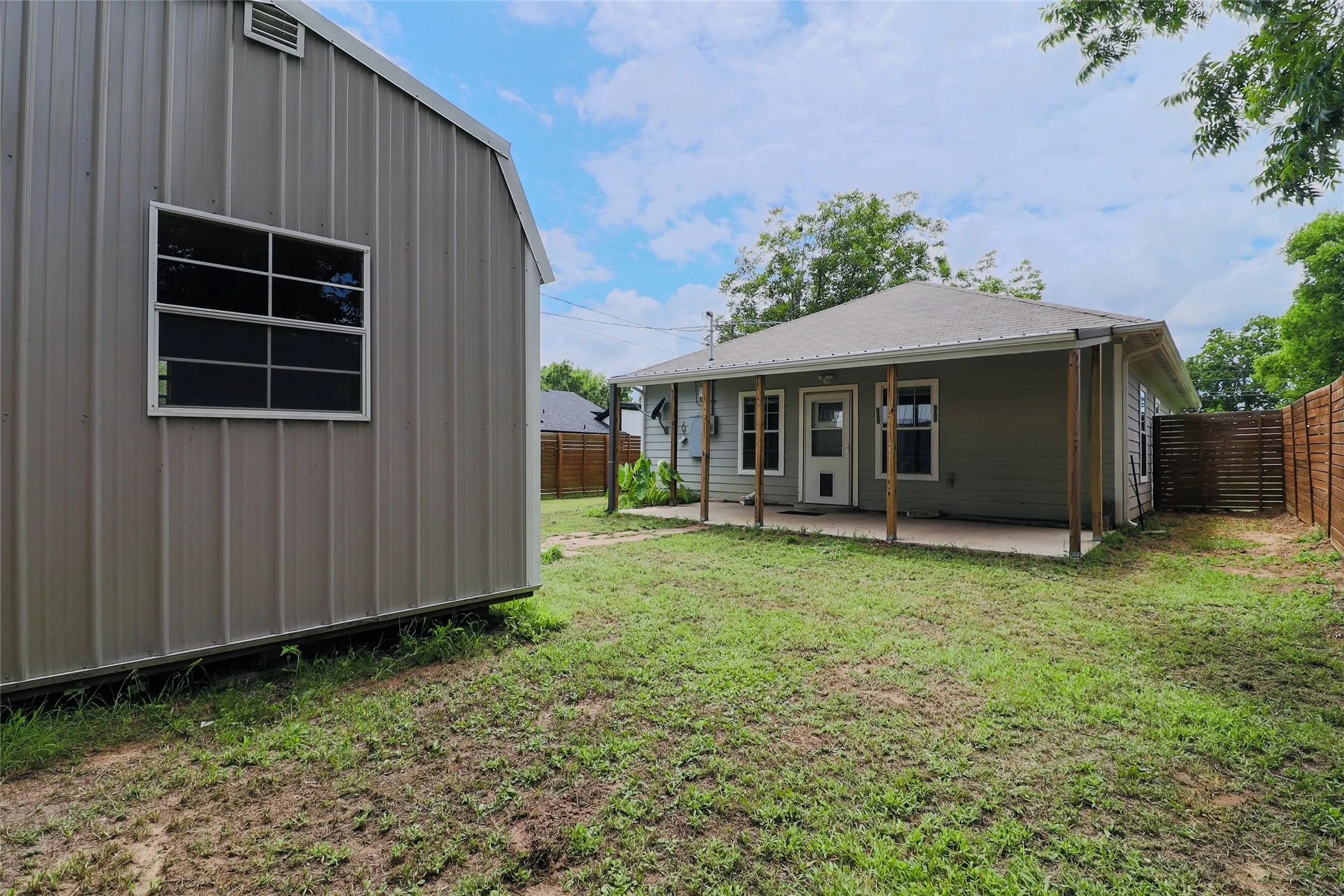 Single Family Residence For Sale in Van Zandt County , 1000 N Spring Street, Grand Saline, Texas 75140, 3 Bedroom, 2 Bathroom, Garage spaces, 1,440 Sqft, built in 2020, mls#21304903, Real Estate Agent in Grand Saline, Homes For Sale in Van Zandt county, Homes For Sale in Grand Saline, Realtor in Grand Saline Texas, Real Estate Brokerage Independent Realty Texas, Luminita Cordes Realtor