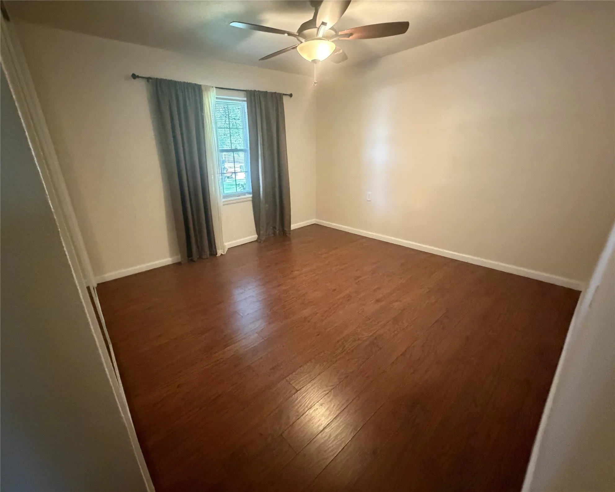 Single Family Residence For Rent in Tarrant County , 1218 N Center Street, Arlington, Texas 76011, 2 Bedroom, 1 Bathroom, Garage spaces, 768 Sqft, built in 1957, mls#21304662, Real Estate Agent in Arlington, Homes For Rent in Tarrant county, Homes For Rent in Arlington, Realtor in Arlington Texas, Real Estate Brokerage Independent Realty Texas, Luminita Cordes Realtor