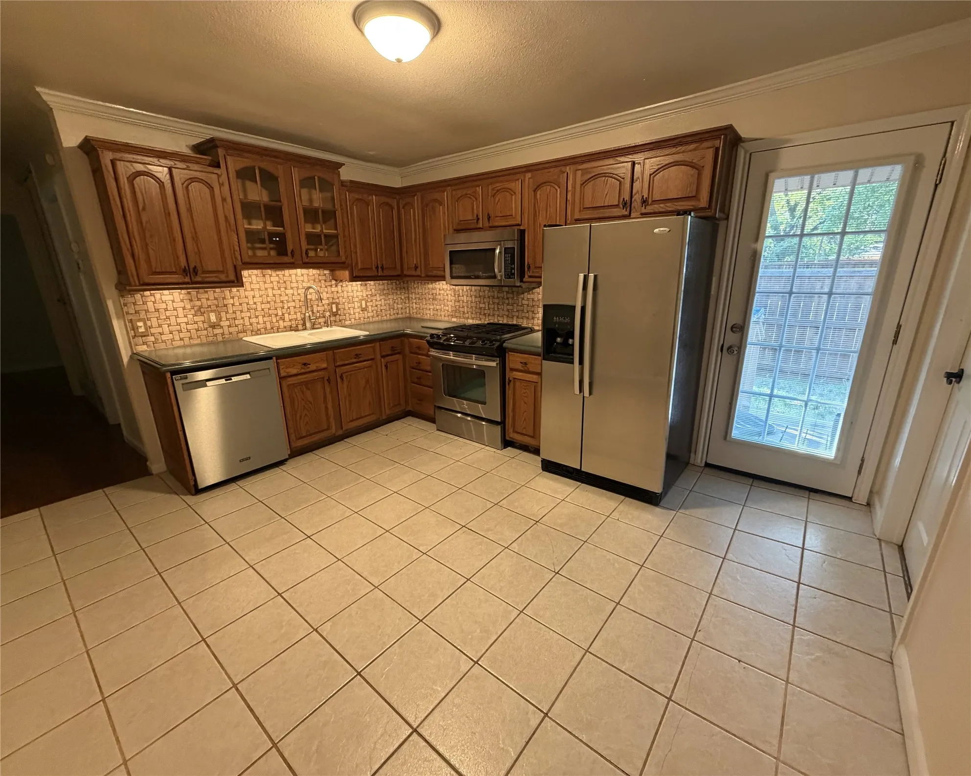 Single Family Residence For Rent in Tarrant County , 1218 N Center Street, Arlington, Texas 76011, 2 Bedroom, 1 Bathroom, Garage spaces, 768 Sqft, built in 1957, mls#21304662, Real Estate Agent in Arlington, Homes For Rent in Tarrant county, Homes For Rent in Arlington, Realtor in Arlington Texas, Real Estate Brokerage Independent Realty Texas, Luminita Cordes Realtor