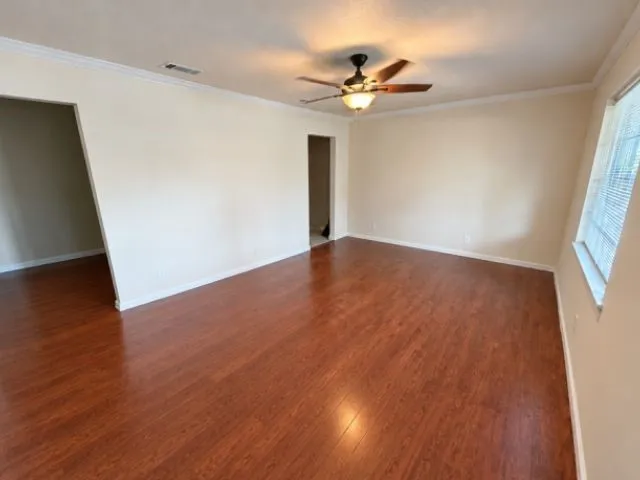 Single Family Residence For Rent in Tarrant County , 1218 N Center Street, Arlington, Texas 76011, 2 Bedroom, 1 Bathroom, Garage spaces, 768 Sqft, built in 1957, mls#21304662, Real Estate Agent in Arlington, Homes For Rent in Tarrant county, Homes For Rent in Arlington, Realtor in Arlington Texas, Real Estate Brokerage Independent Realty Texas, Luminita Cordes Realtor