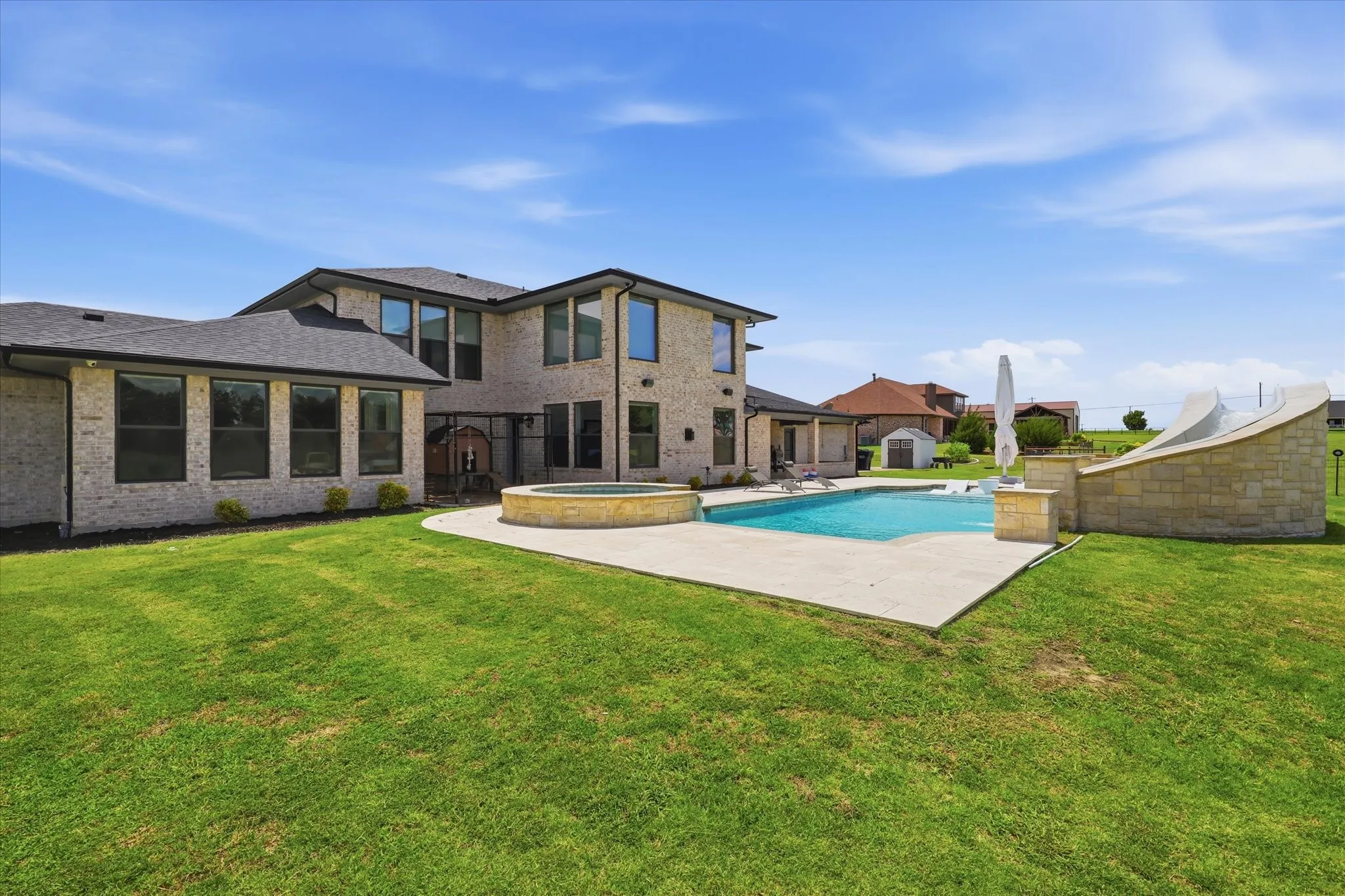 Single Family Residence For Sale in Grayson County , 89 Thornwood Lane, Van Alstyne, Texas 75495, 4 Bedroom, 4 Bathroom, 4 Garage spaces, 5,423 Sqft, built in 2018, mls#21304071, Real Estate Agent in Van Alstyne, Homes For Sale in Grayson county, Homes For Sale in Van Alstyne, Realtor in Van Alstyne Texas, Real Estate Brokerage Independent Realty Texas, Luminita Cordes Realtor