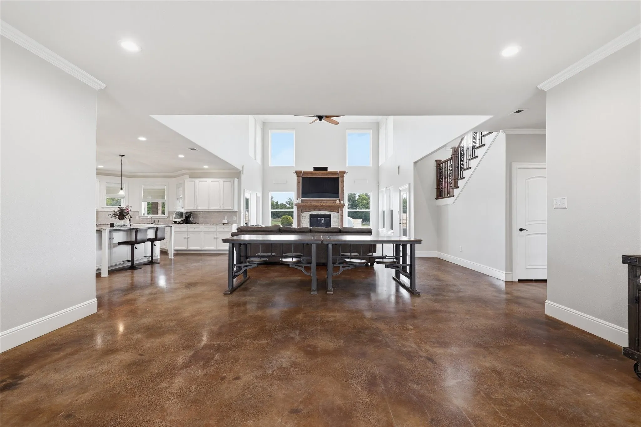 Single Family Residence For Sale in Grayson County , 89 Thornwood Lane, Van Alstyne, Texas 75495, 4 Bedroom, 4 Bathroom, 4 Garage spaces, 5,423 Sqft, built in 2018, mls#21304071, Real Estate Agent in Van Alstyne, Homes For Sale in Grayson county, Homes For Sale in Van Alstyne, Realtor in Van Alstyne Texas, Real Estate Brokerage Independent Realty Texas, Luminita Cordes Realtor