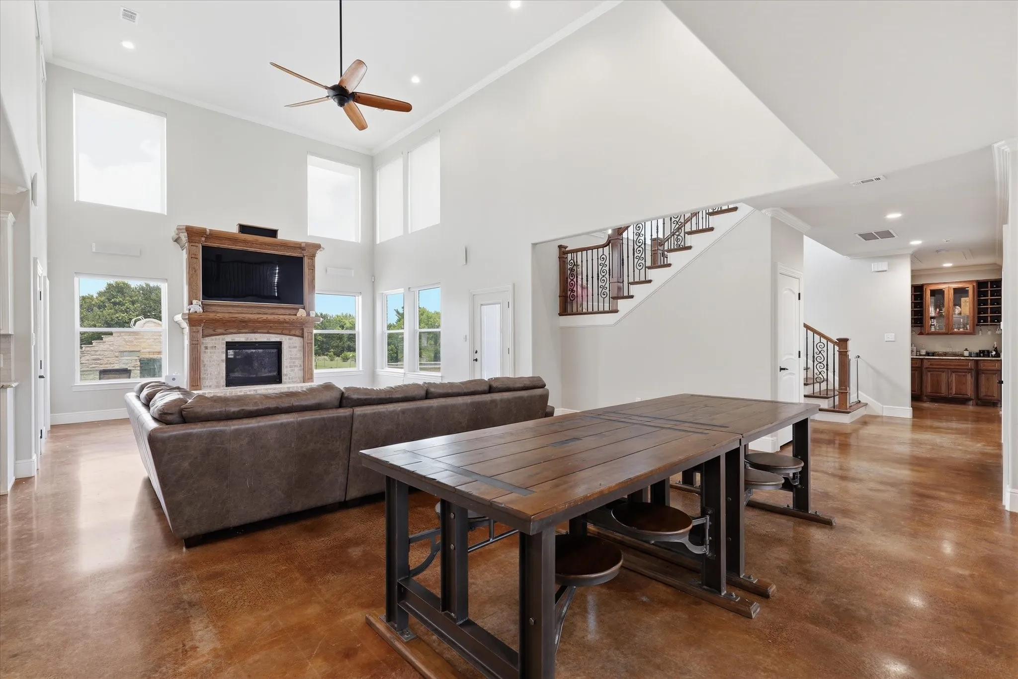 Single Family Residence For Sale in Grayson County , 89 Thornwood Lane, Van Alstyne, Texas 75495, 4 Bedroom, 4 Bathroom, 4 Garage spaces, 5,423 Sqft, built in 2018, mls#21304071, Real Estate Agent in Van Alstyne, Homes For Sale in Grayson county, Homes For Sale in Van Alstyne, Realtor in Van Alstyne Texas, Real Estate Brokerage Independent Realty Texas, Luminita Cordes Realtor