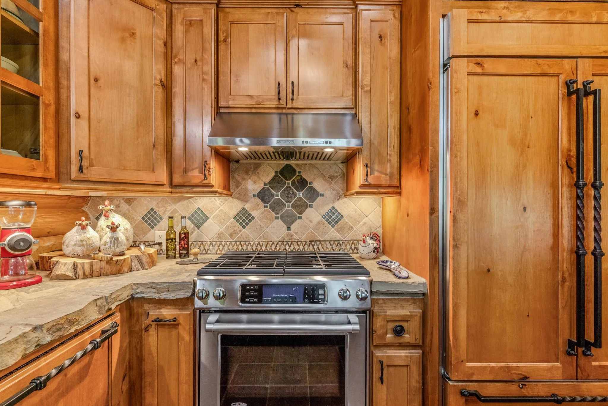 Farm For Sale in Hopkins County , 609 County Road 2421, Como, Texas 75431, 2 Bedroom, 2 Bathroom, Garage spaces, 1,681 Sqft, built in 2014, mls#21303827, Real Estate Agent in Como, Homes For Sale in Hopkins county, Homes For Sale in Como, Realtor in Como Texas, Real Estate Brokerage Independent Realty Texas, Luminita Cordes Realtor