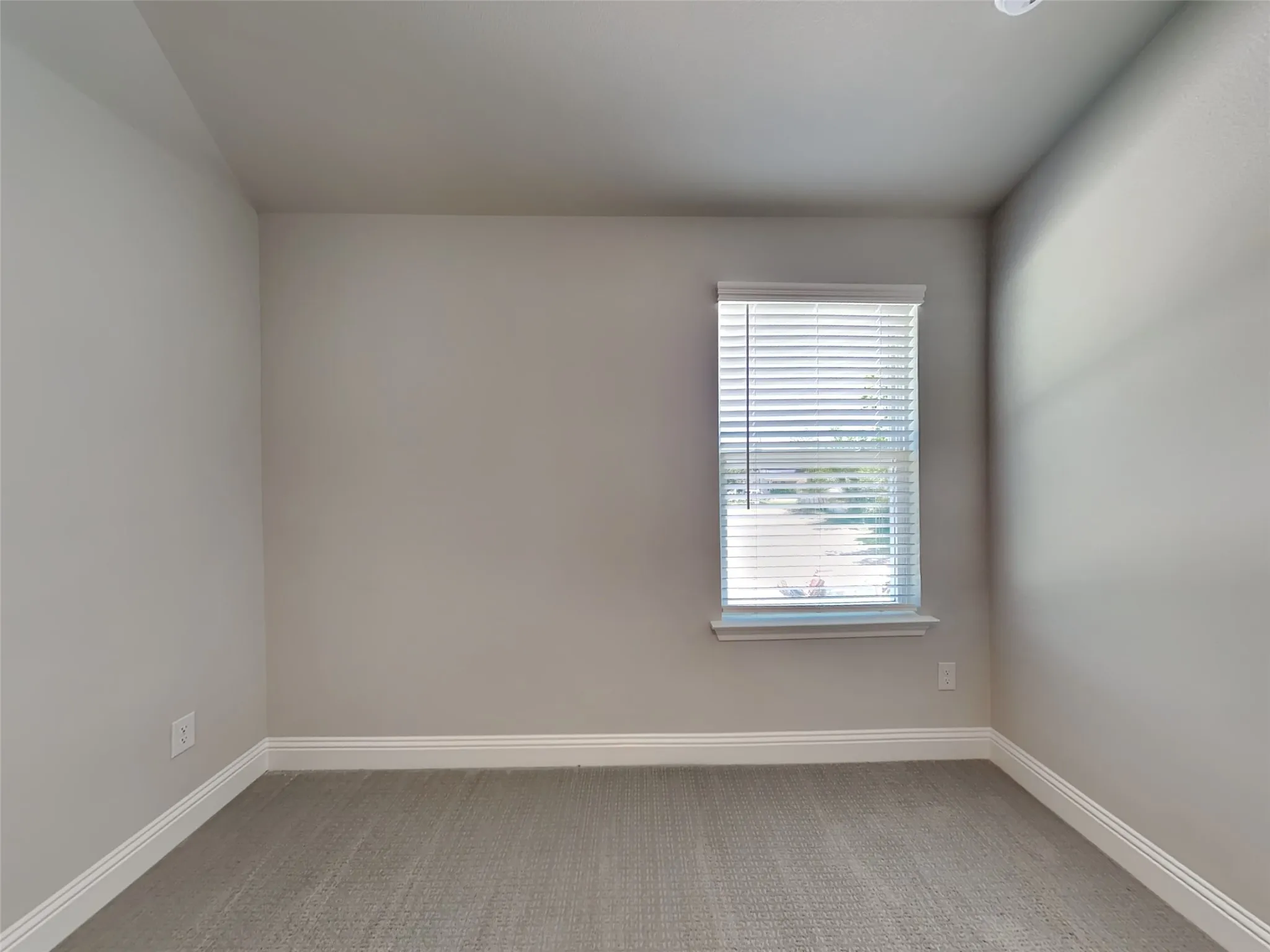Single Family Residence For Rent in Tarrant County , 315 Athenia Drive, Fort Worth, Texas 76114, 3 Bedroom, 3 Bathroom, 2 Garage spaces, 1,581 Sqft, built in 2022, mls#21304934, Real Estate Agent in Fort Worth, Homes For Rent in Tarrant county, Homes For Rent in Fort Worth, Realtor in Fort Worth Texas, Real Estate Brokerage Independent Realty Texas, Luminita Cordes Realtor