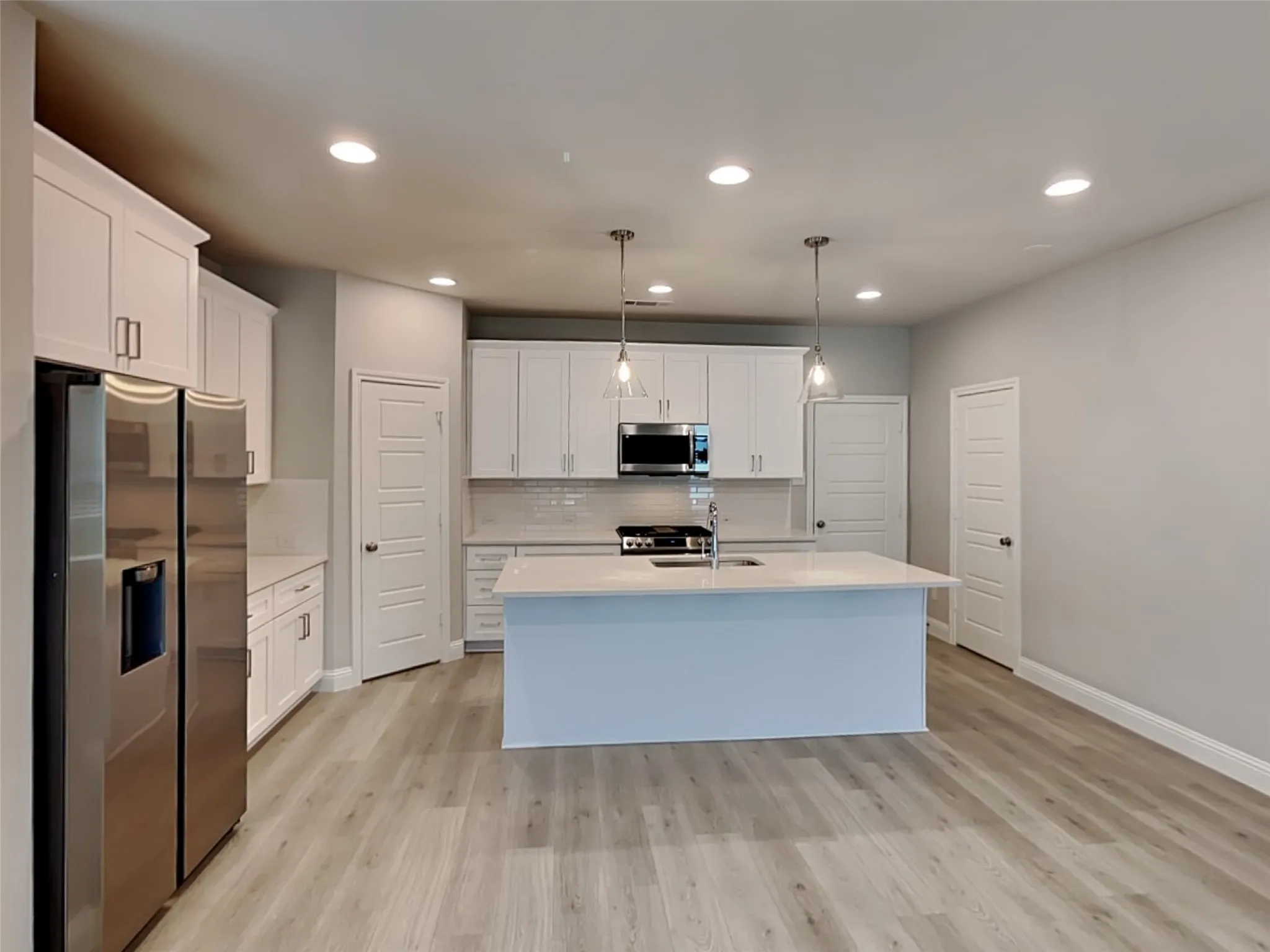Single Family Residence For Rent in Tarrant County , 315 Athenia Drive, Fort Worth, Texas 76114, 3 Bedroom, 3 Bathroom, 2 Garage spaces, 1,581 Sqft, built in 2022, mls#21304934, Real Estate Agent in Fort Worth, Homes For Rent in Tarrant county, Homes For Rent in Fort Worth, Realtor in Fort Worth Texas, Real Estate Brokerage Independent Realty Texas, Luminita Cordes Realtor
